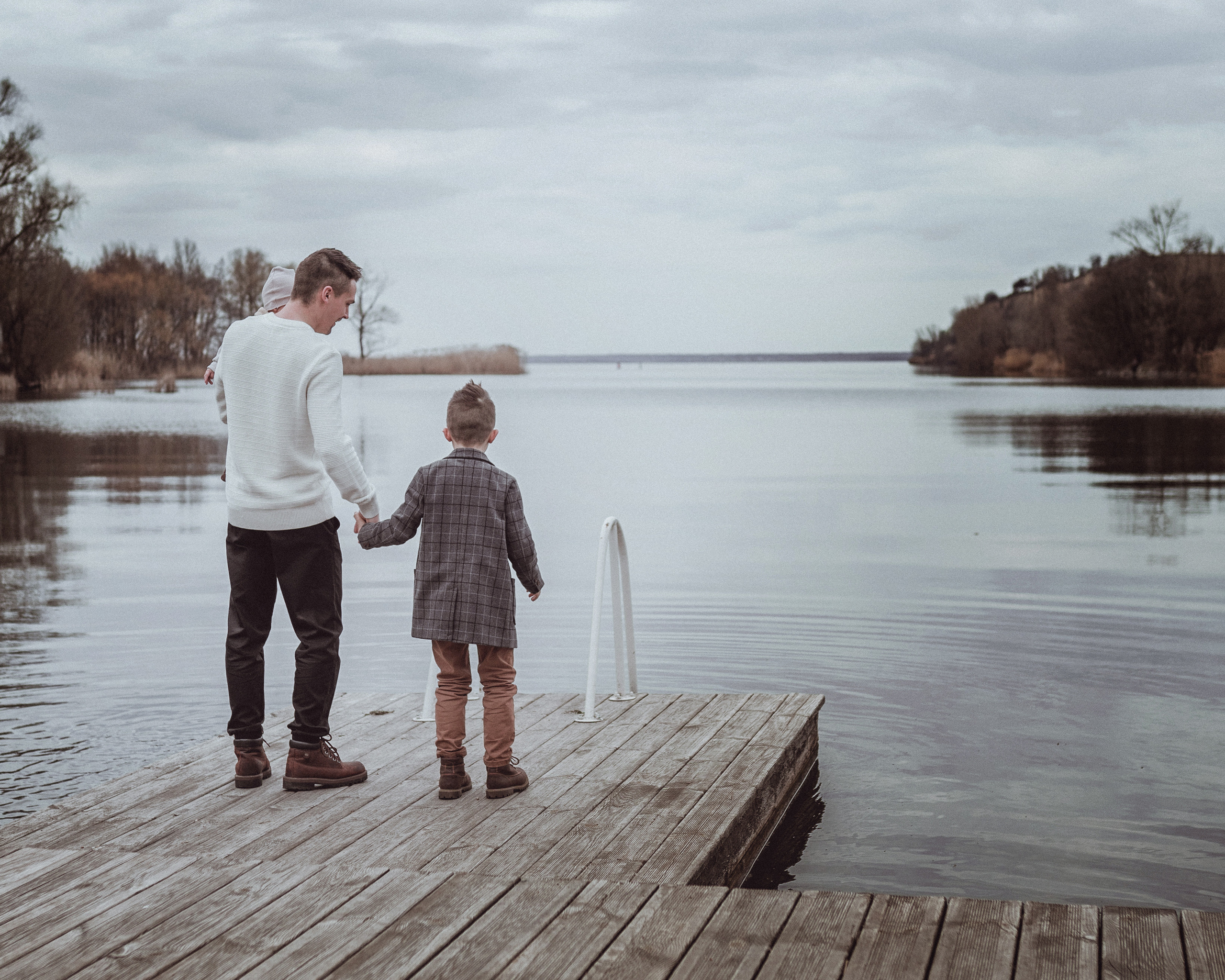 У озера. Professional photographer in Paris — Shybitska Iryna