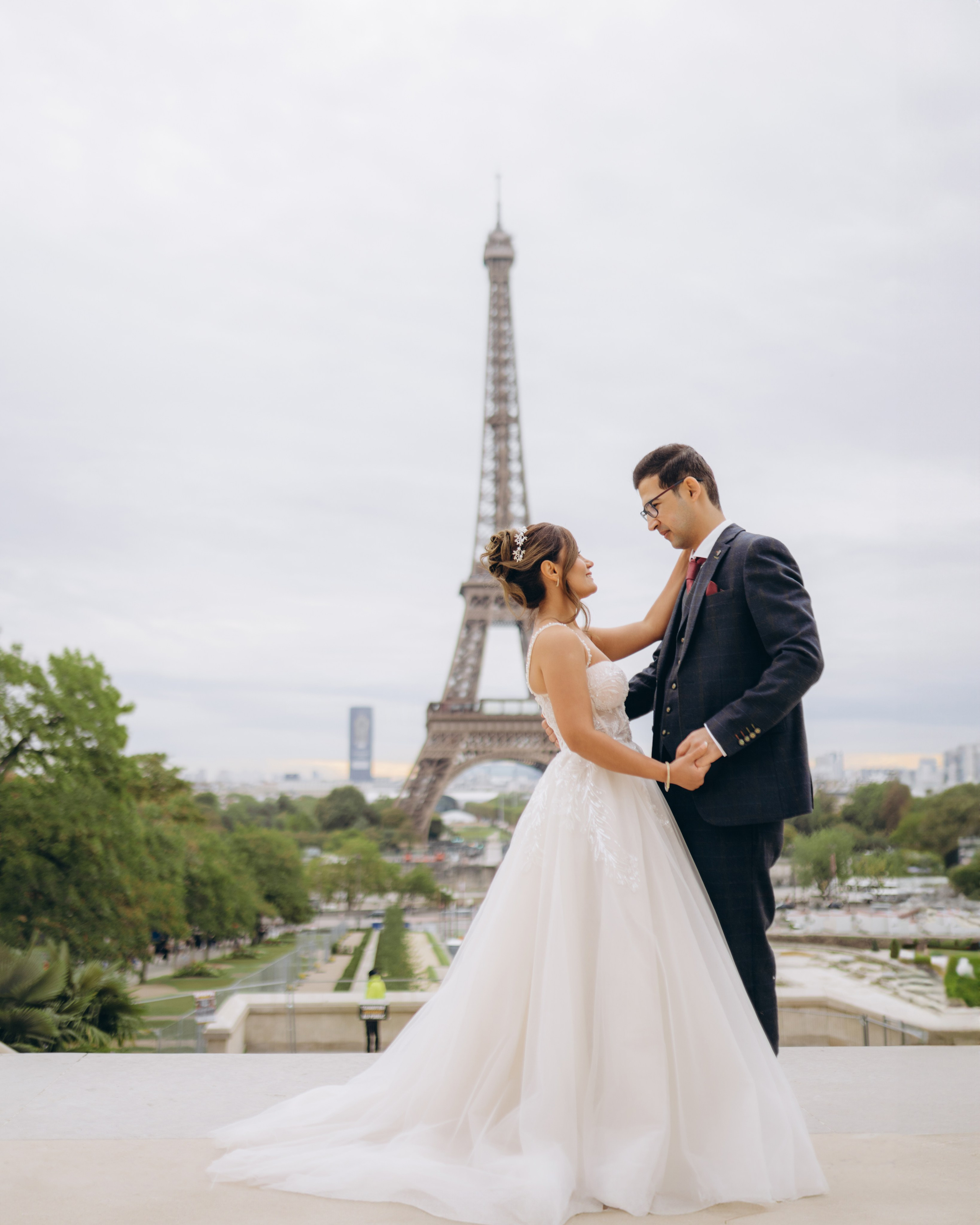 Wedding photo shoot. Professional photographer in Paris — Shybitska Iryna