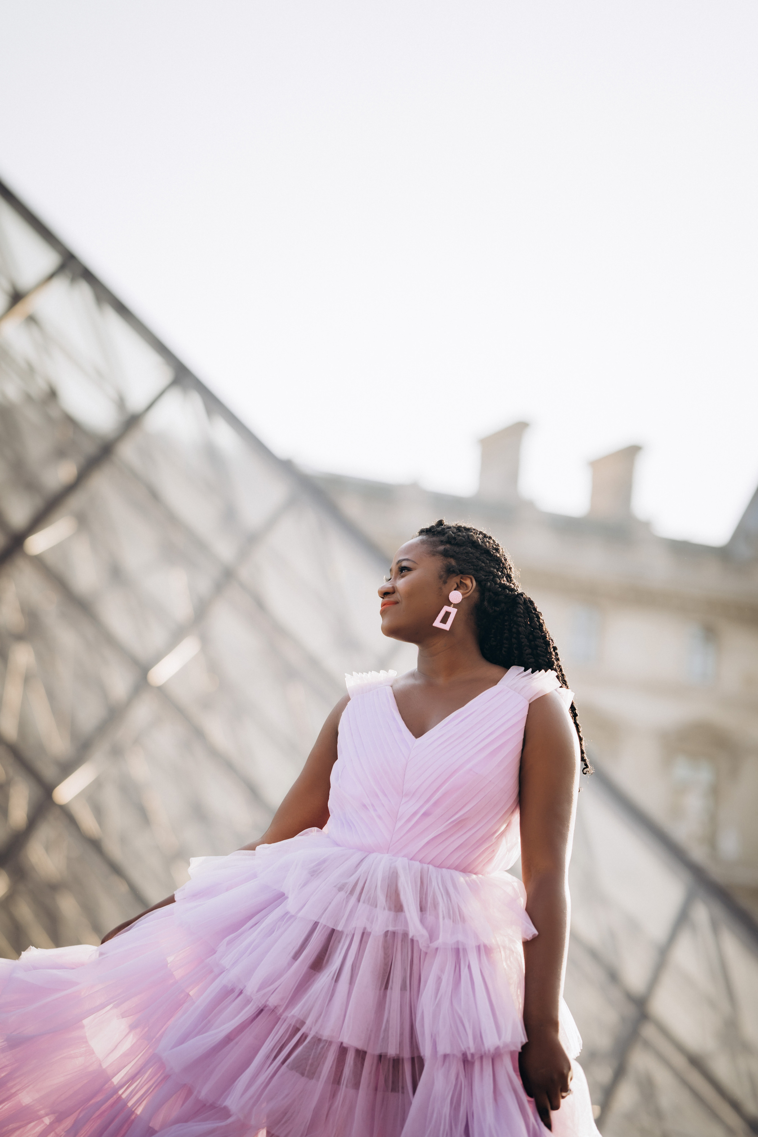 Family photo session in Paris — Louvre — Eiffel Tower. Professional photographer in Paris — Shybitska Iryna