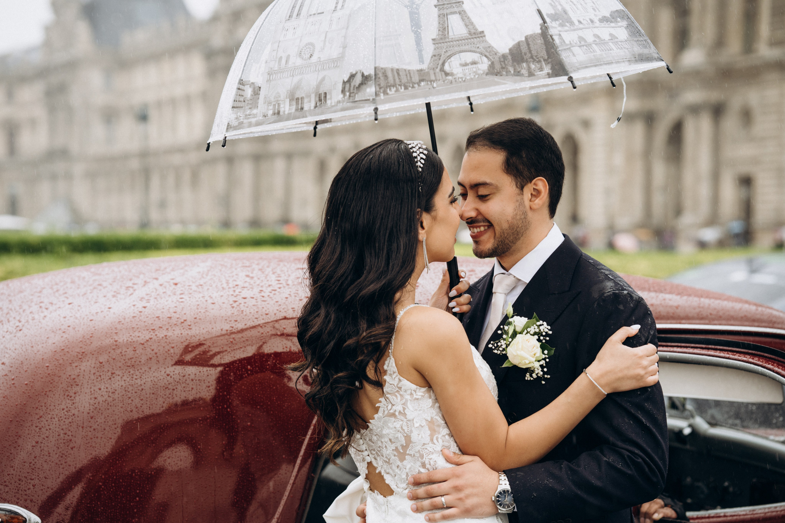 Wedding photo shoot in France_Cabriolet_Paris. Professional photographer in Paris — Shybitska Iryna