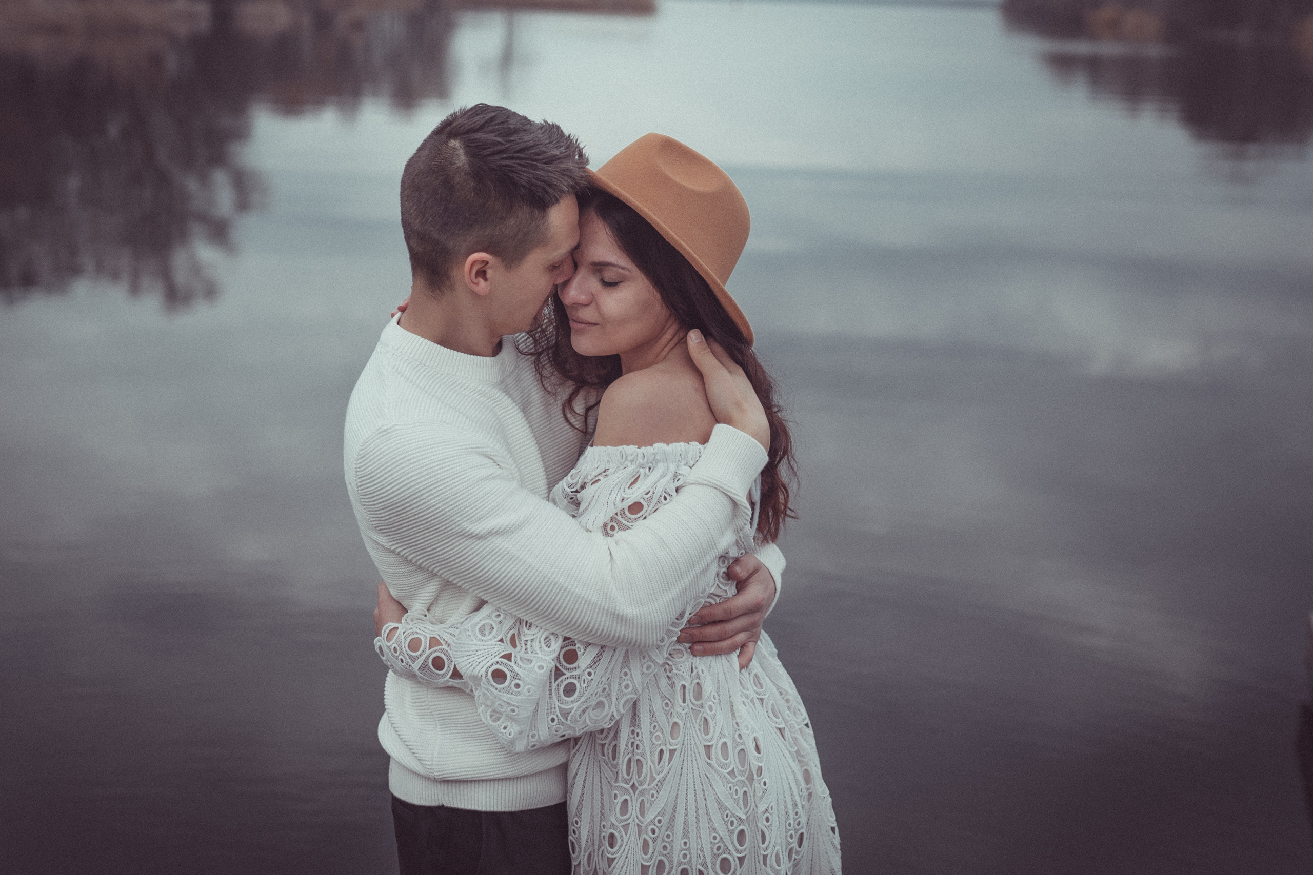 У озера. Professional photographer in Paris — Shybitska Iryna