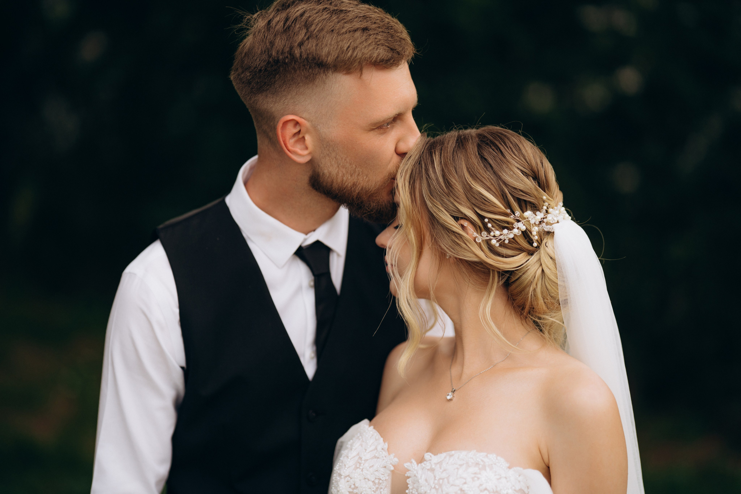 Wedding Day in Paris and Reception. Professional photographer in Paris — Shybitska Iryna