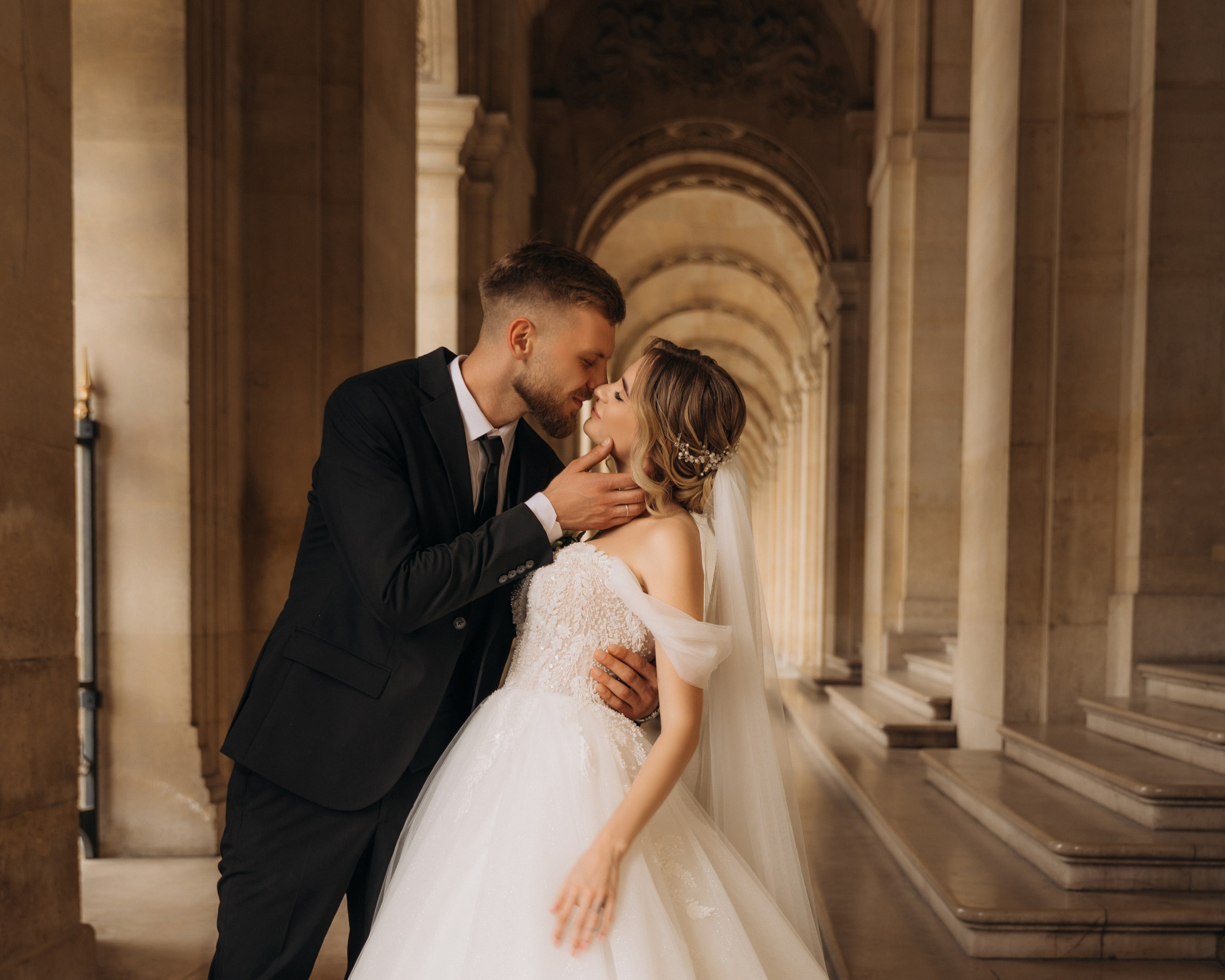 Wedding Day in Paris and Reception. Professional photographer in Paris — Shybitska Iryna