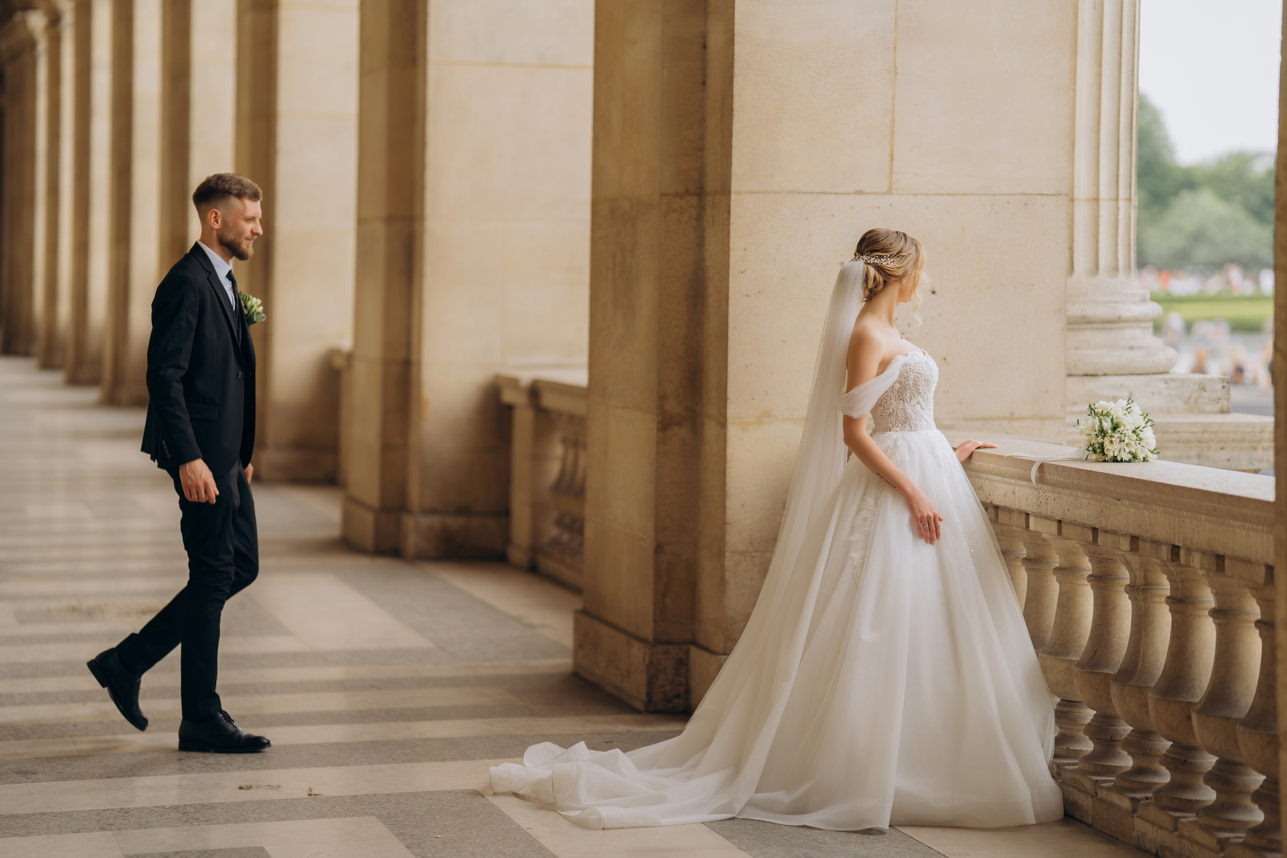 Wedding Day in Paris and Reception. Professional photographer in Paris — Shybitska Iryna