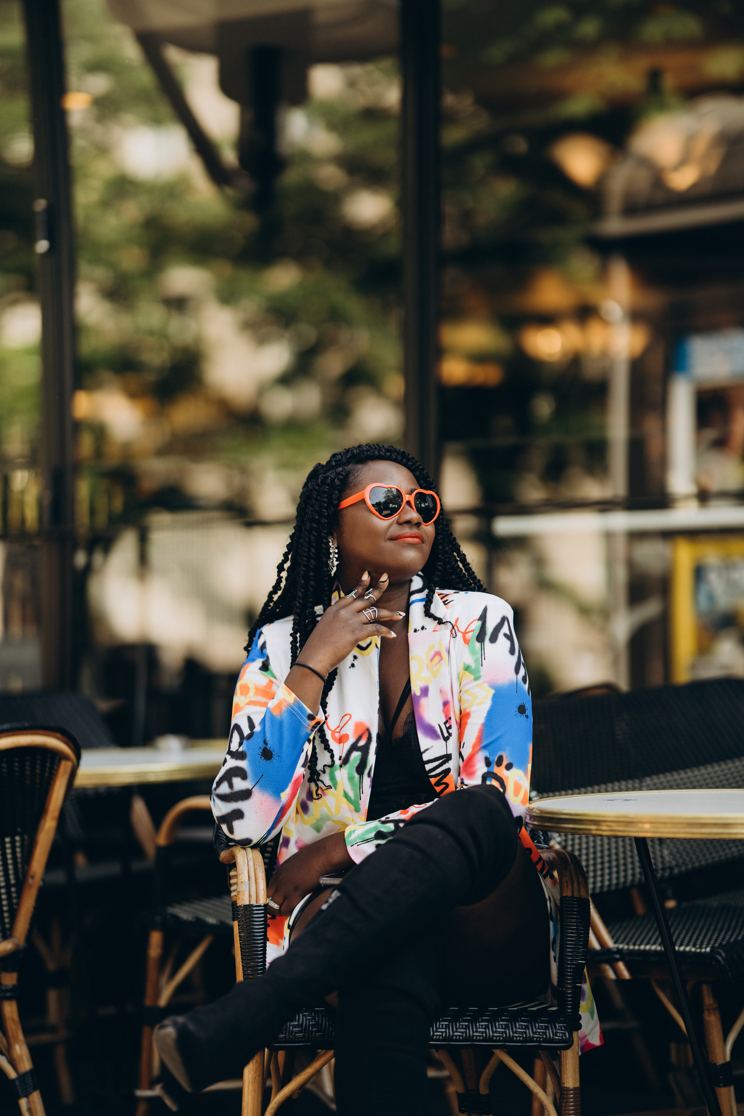 Family photo session in Paris — Louvre — Eiffel Tower. Professional photographer in Paris — Shybitska Iryna