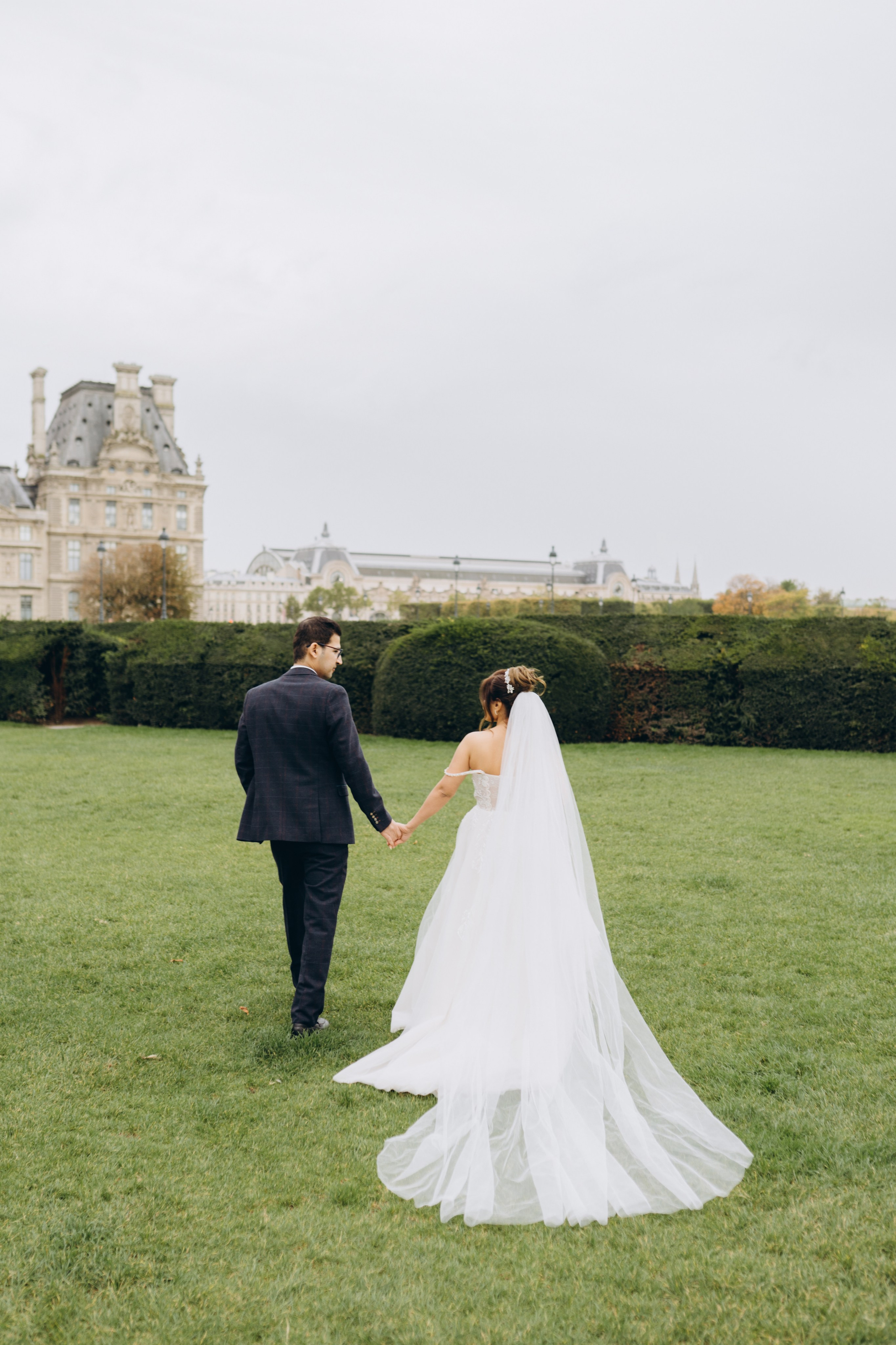 Wedding photo shoot. Professional photographer in Paris — Shybitska Iryna