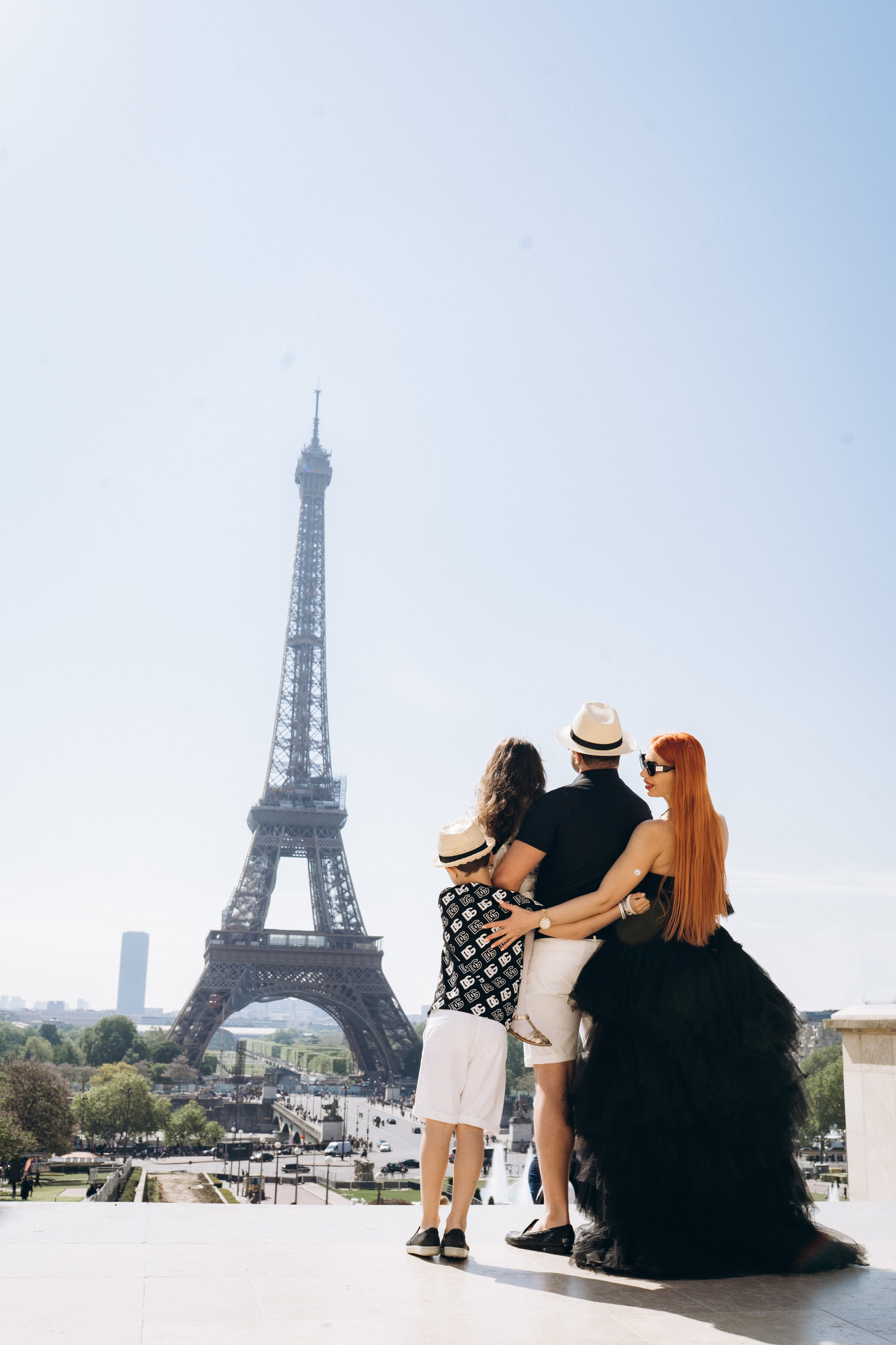 Family photo shoot. Paris. Professional photographer in Paris — Shybitska Iryna