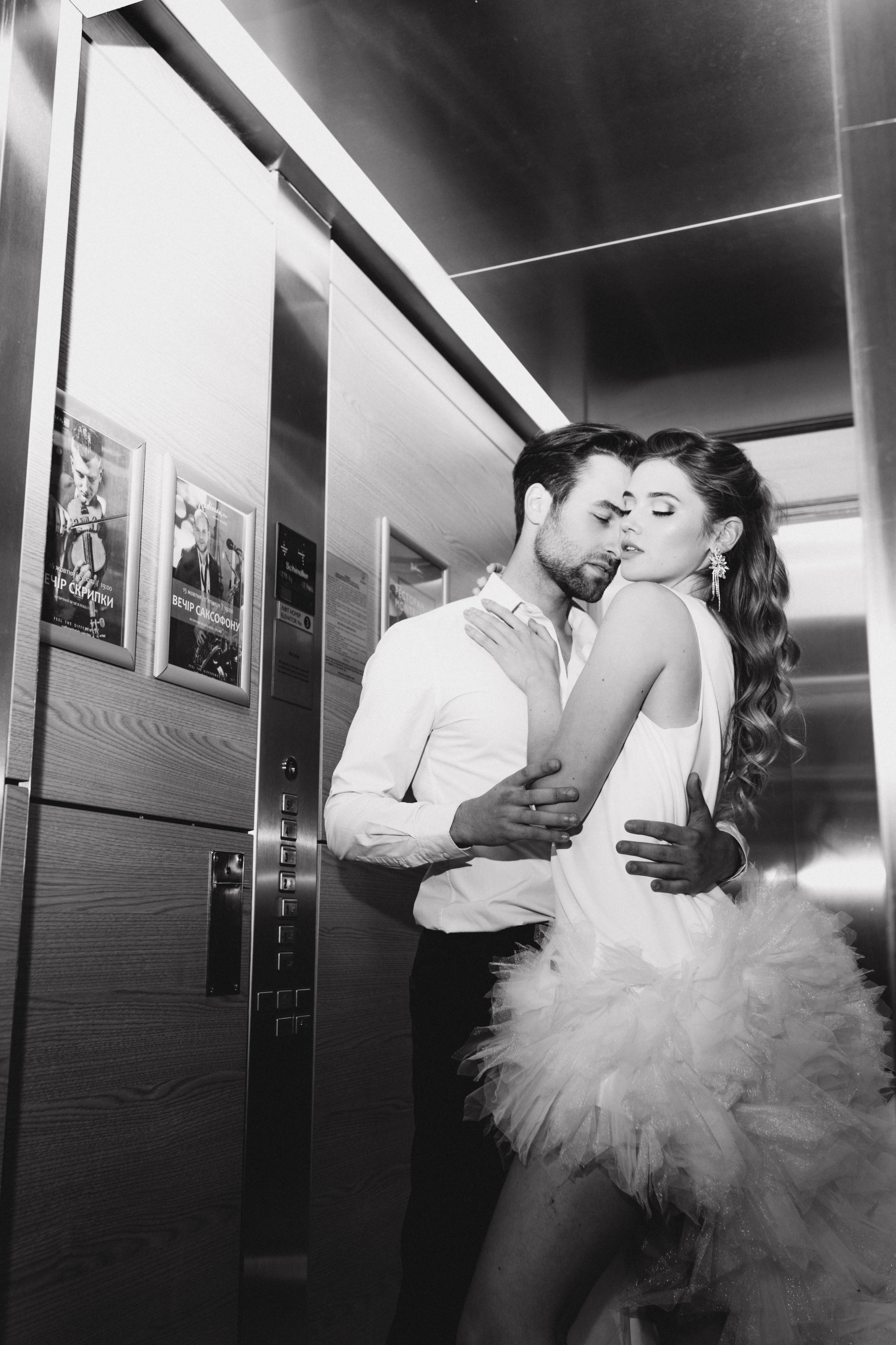 Весільна фотосесія в готелі. Professional photographer in Paris — Shybitska Iryna