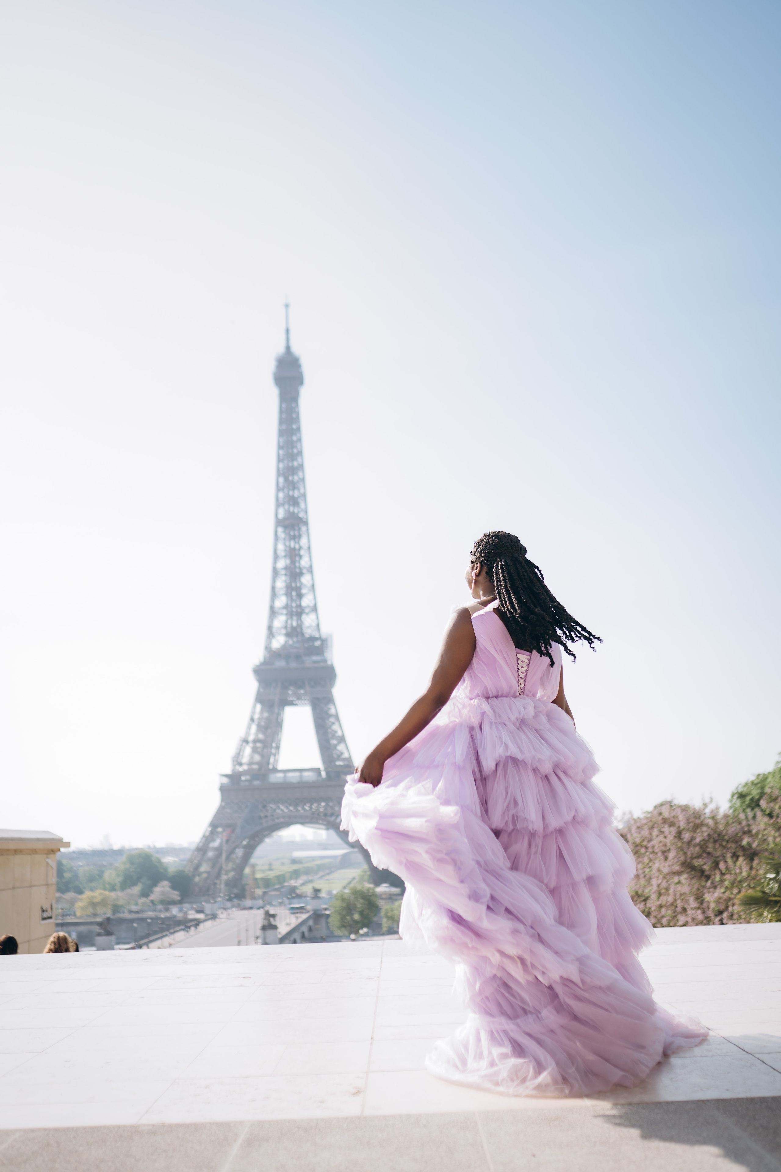 Family photo session in Paris — Louvre — Eiffel Tower. Professional photographer in Paris — Shybitska Iryna