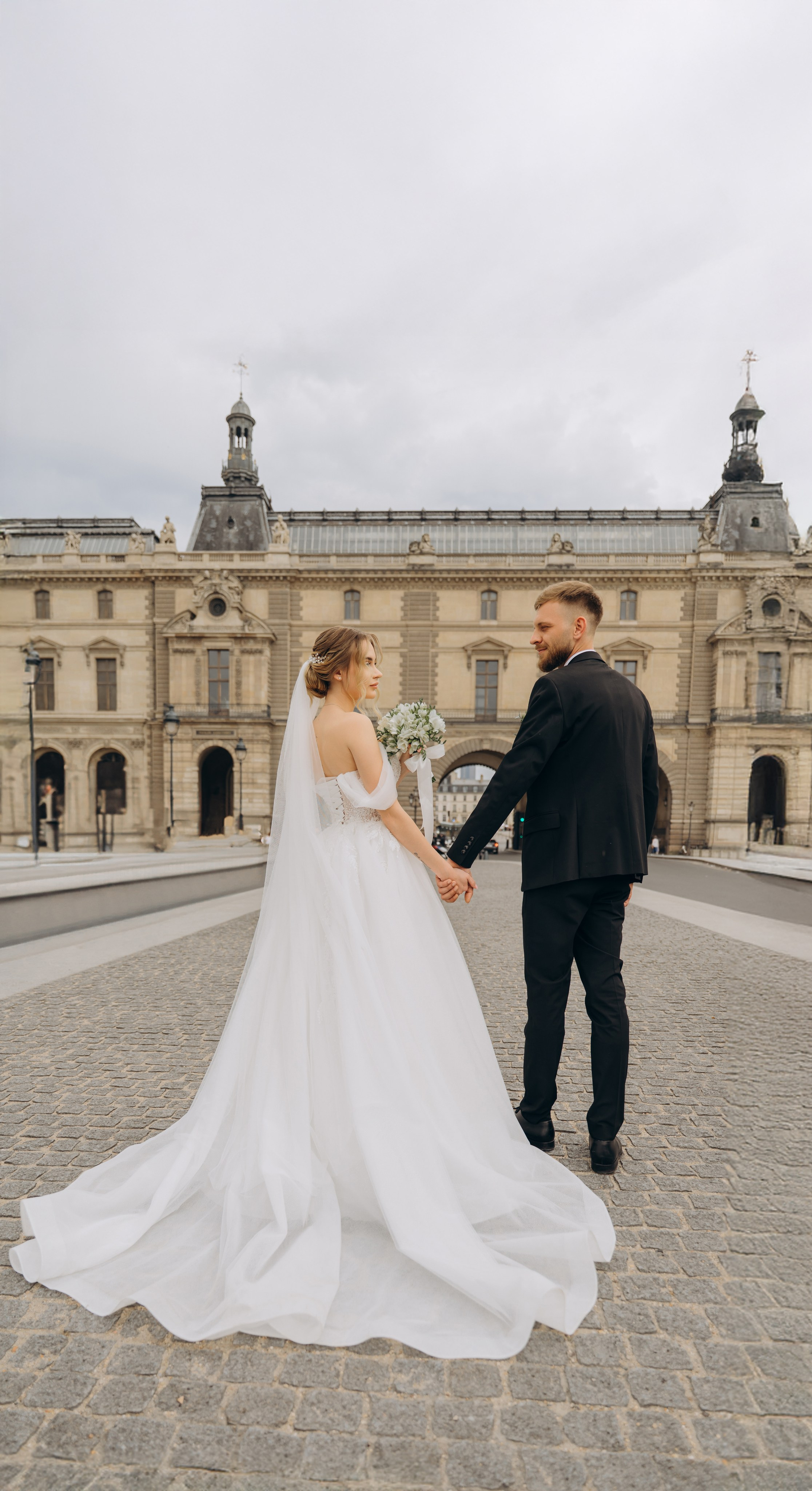 Wedding Day in Paris and Reception. Professional photographer in Paris — Shybitska Iryna