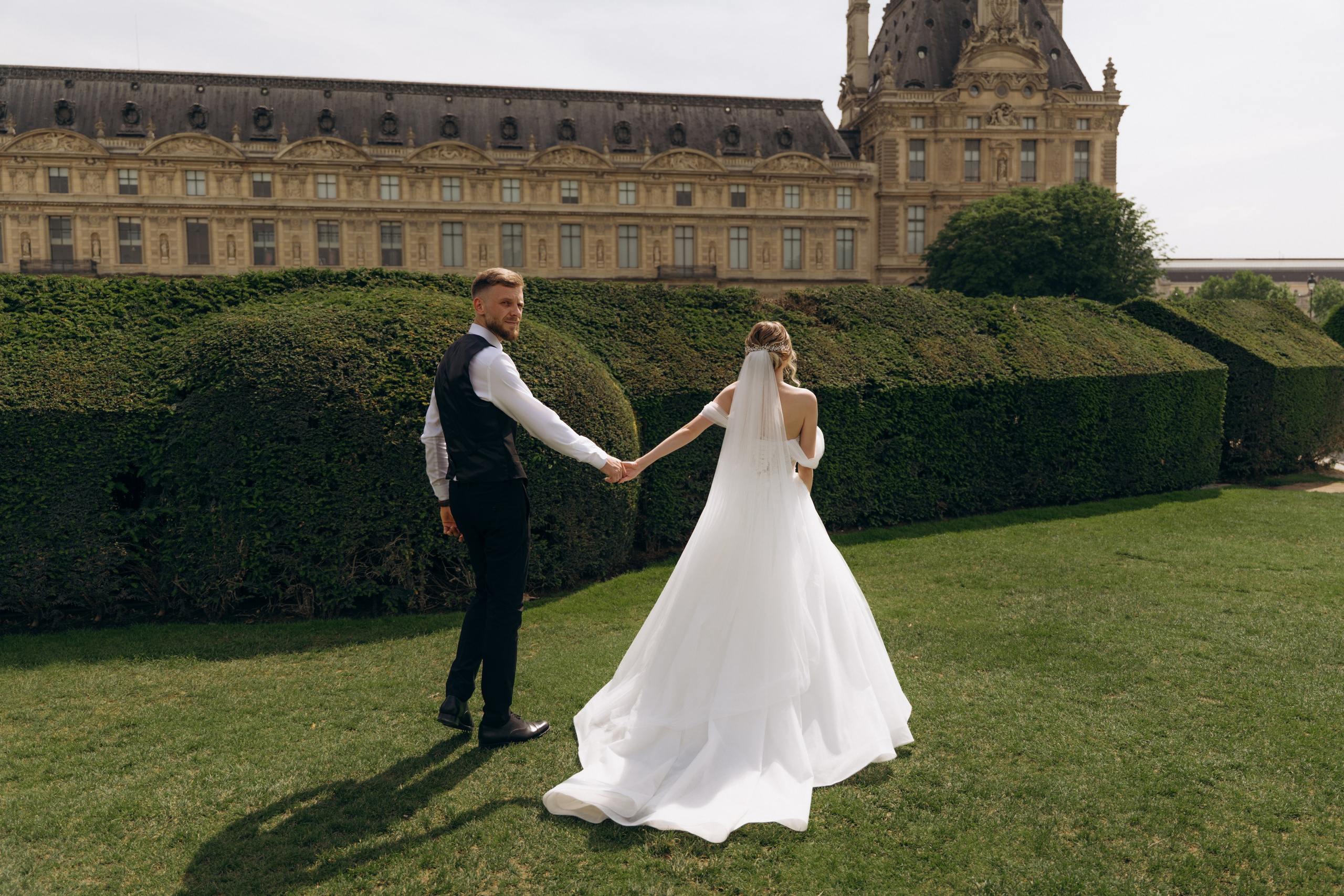 Wedding Day in Paris and Reception. Professional photographer in Paris — Shybitska Iryna