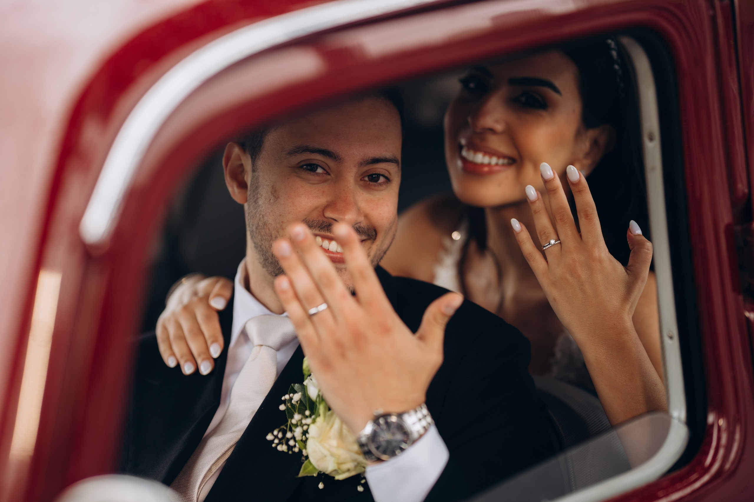 Wedding photo shoot in France_Cabriolet_Paris. Professional photographer in Paris — Shybitska Iryna