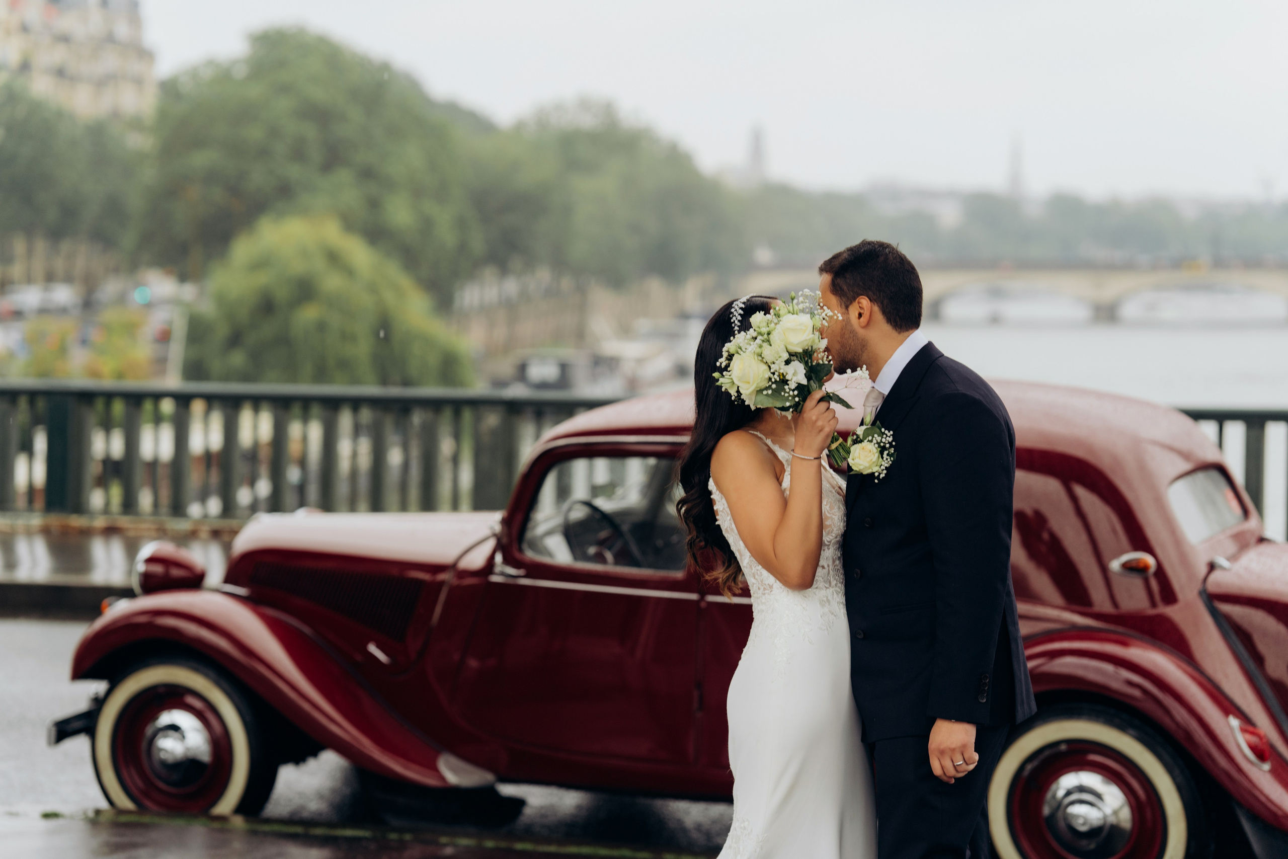 Wedding photo shoot in France_Cabriolet_Paris. Professional photographer in Paris — Shybitska Iryna