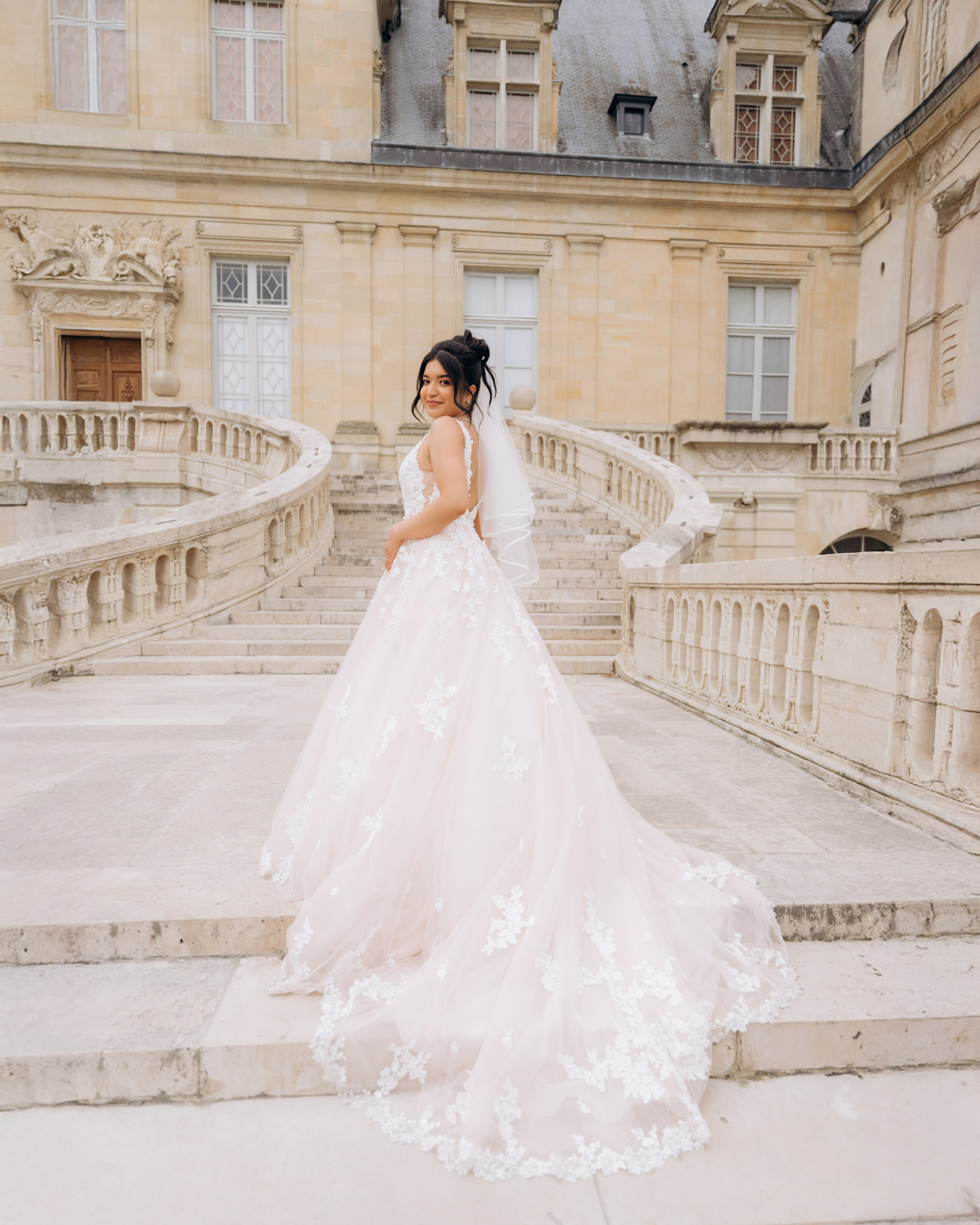 Town hall civil ceremony & wedding photoshoot in France. Professional photographer in Paris — Shybitska Iryna