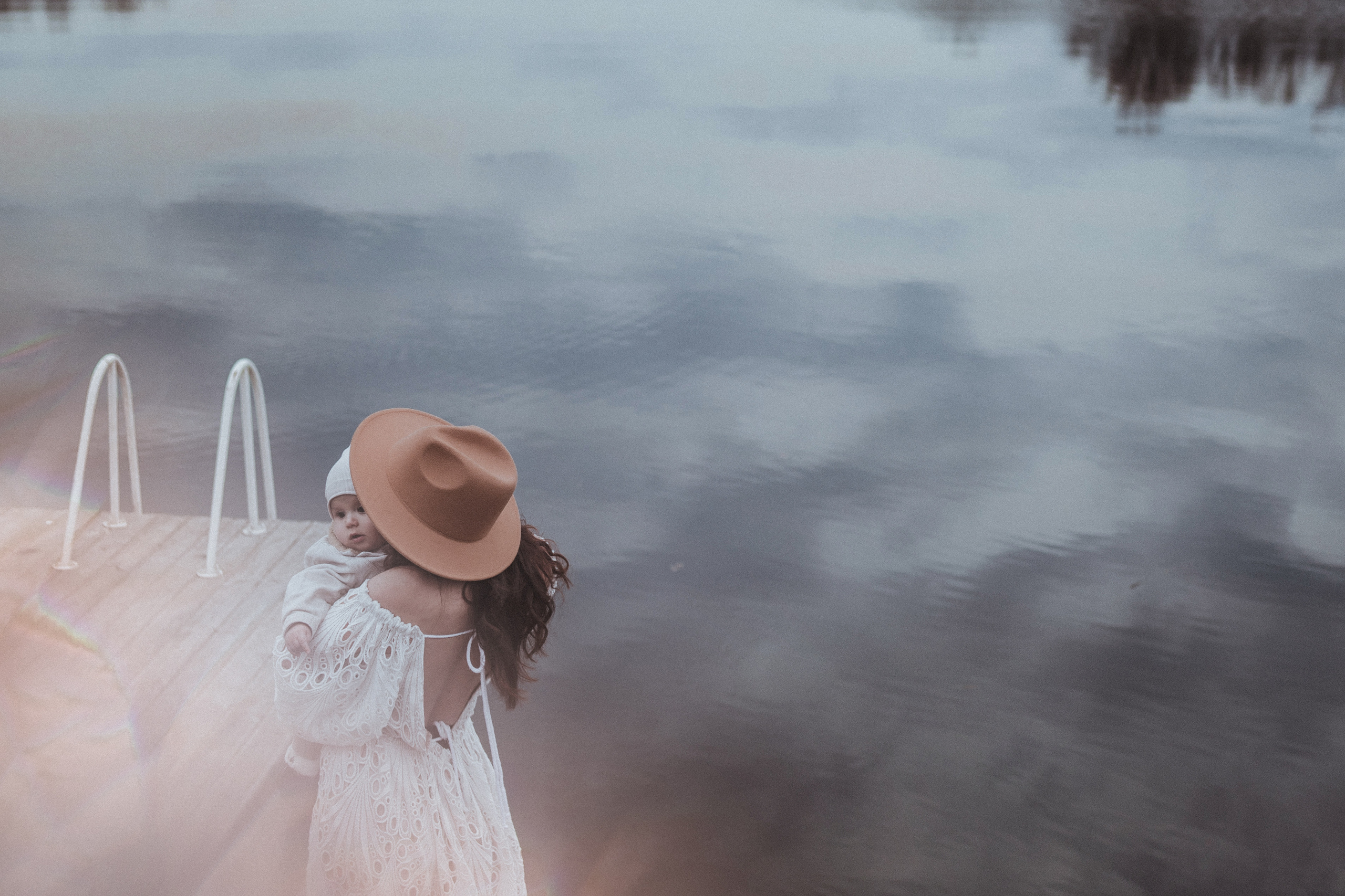 У озера. Professional photographer in Paris — Shybitska Iryna