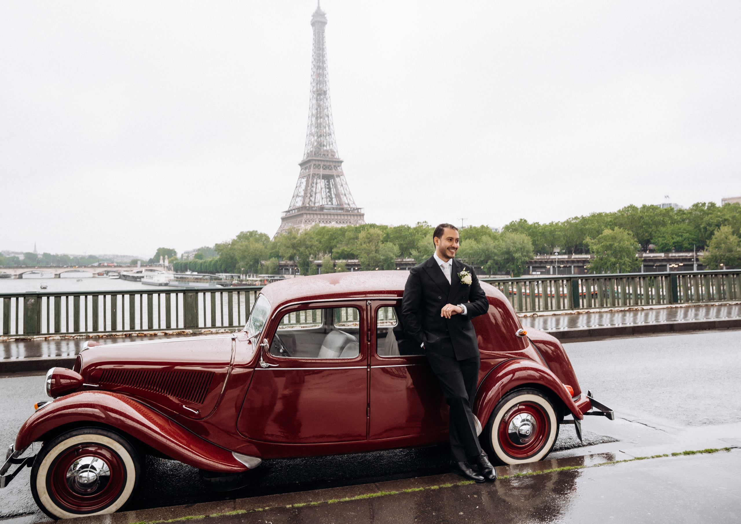 Wedding photo shoot in France_Cabriolet_Paris. Professional photographer in Paris — Shybitska Iryna