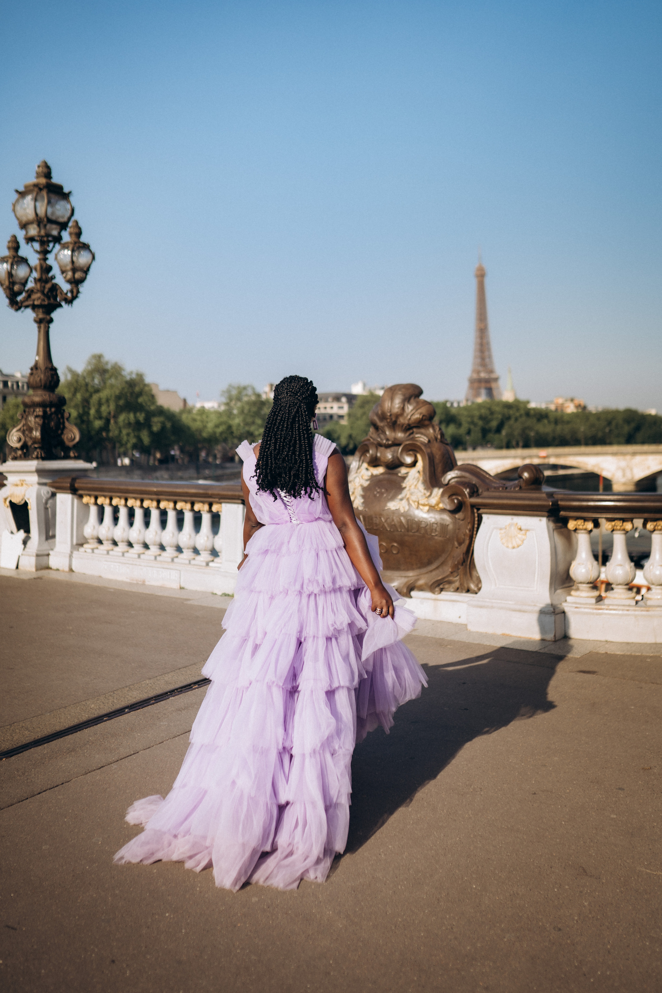 Family photo session in Paris — Louvre — Eiffel Tower. Professional photographer in Paris — Shybitska Iryna