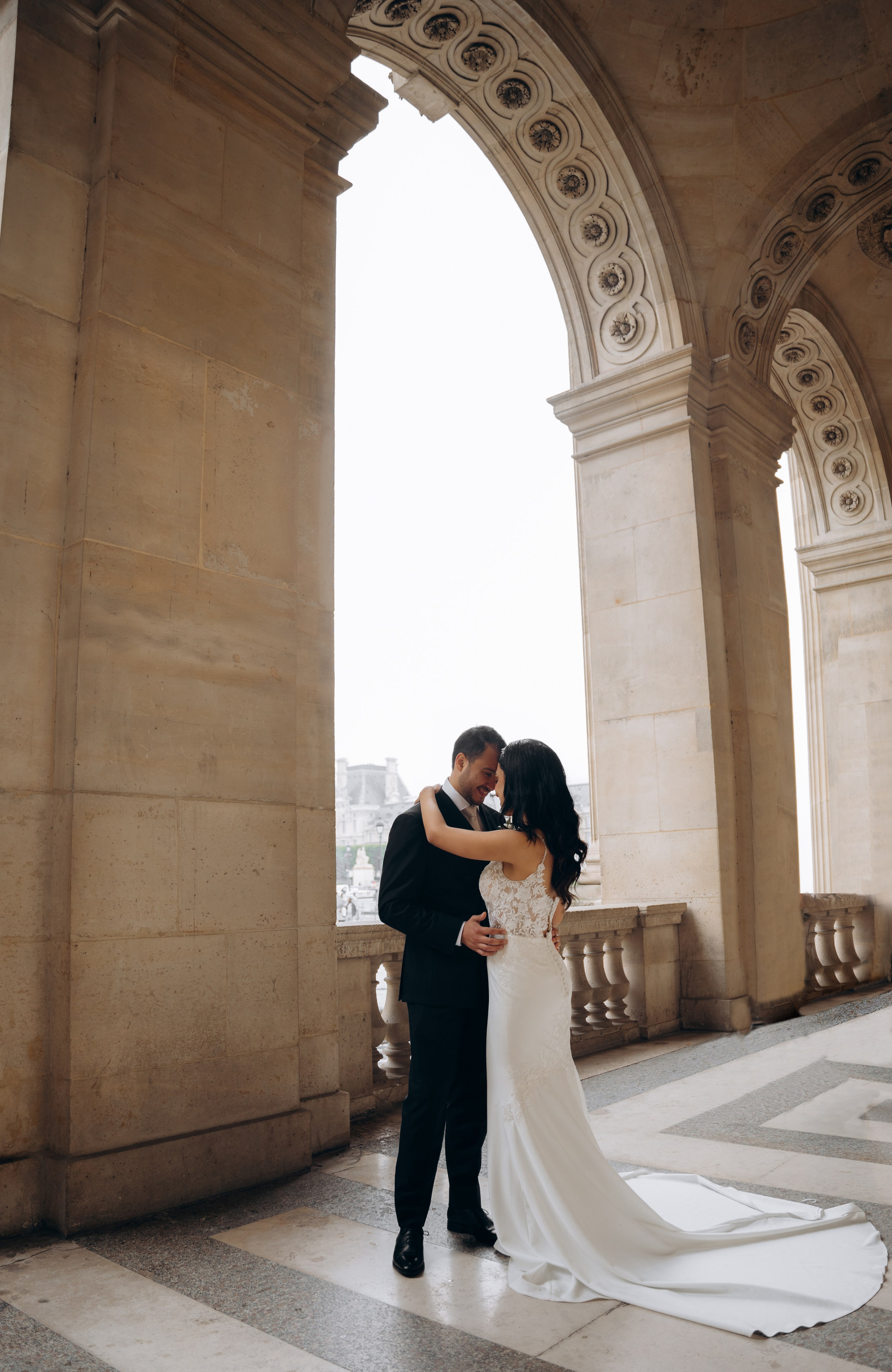 Wedding photo shoot in France_Cabriolet_Paris. Professional photographer in Paris — Shybitska Iryna