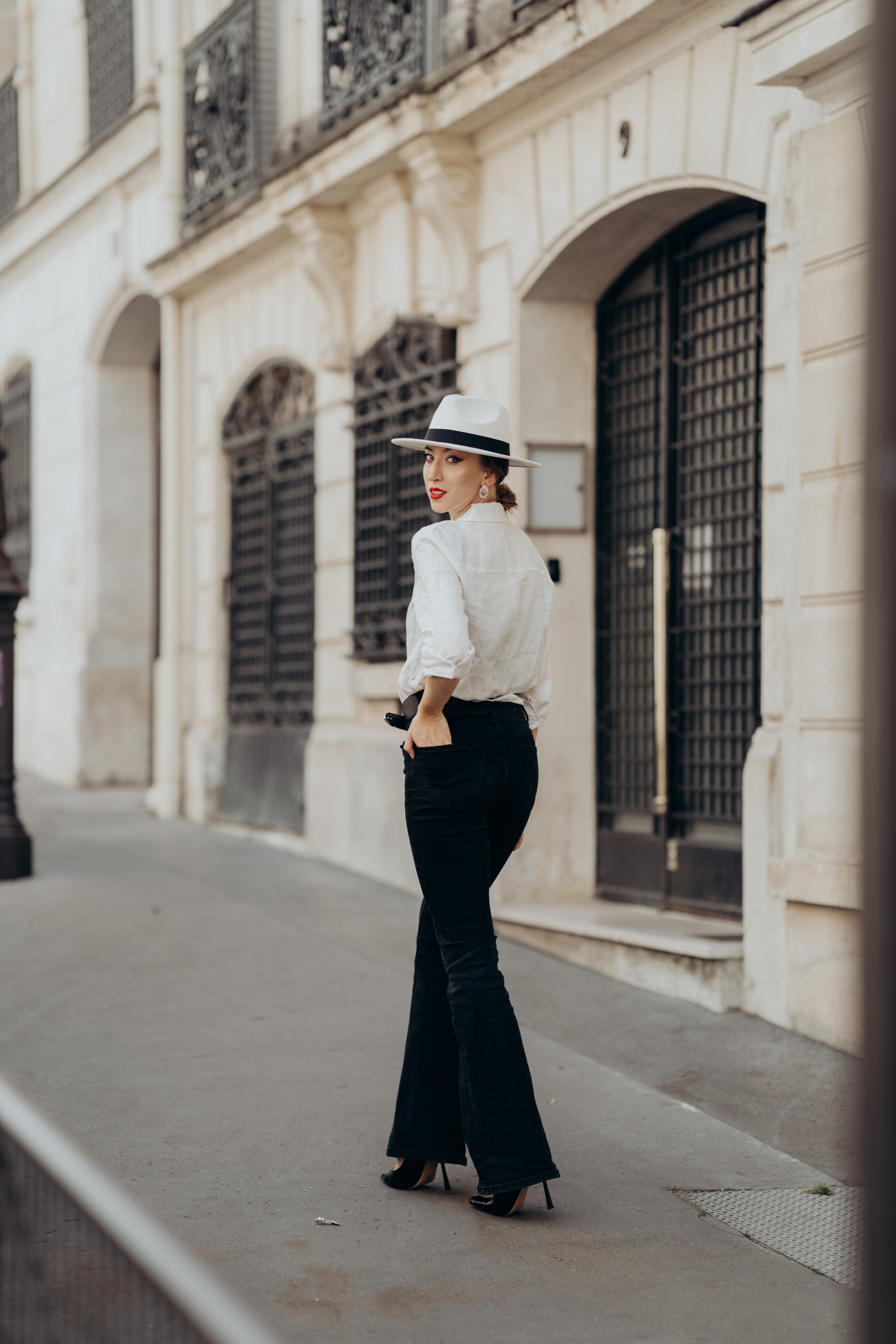 Photo shoot on the streets of Paris. Professional photographer in Paris — Shybitska Iryna
