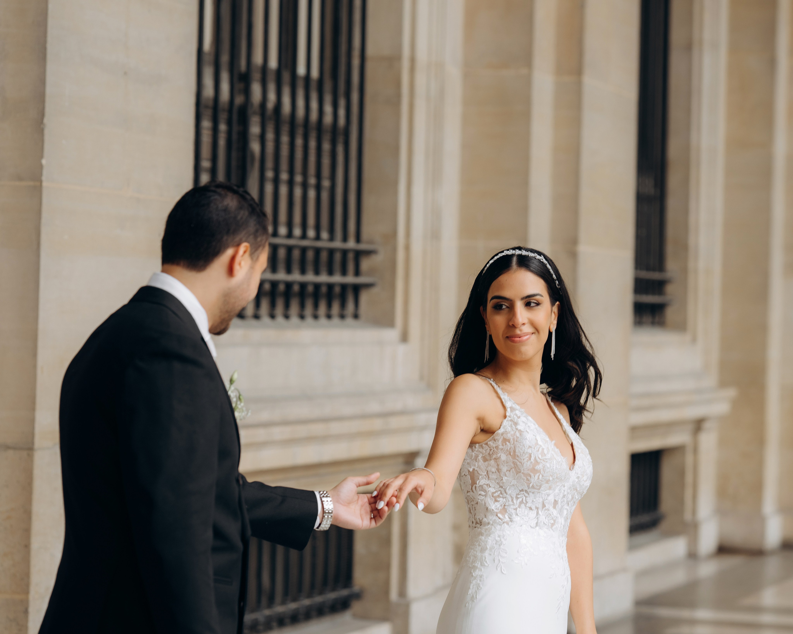 Wedding photo shoot in France_Cabriolet_Paris. Professional photographer in Paris — Shybitska Iryna