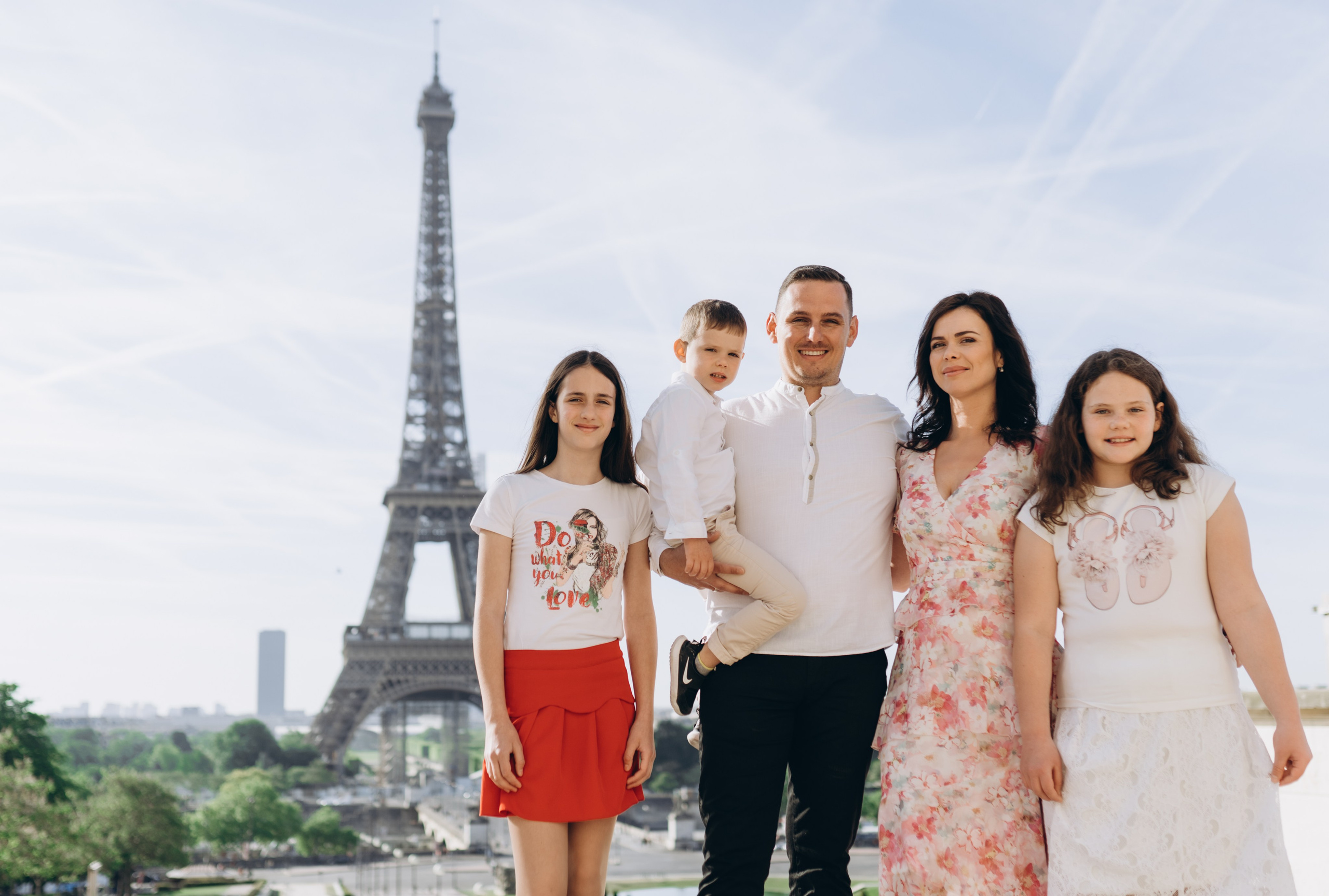 Family photo shoot. Paris. Professional photographer in Paris — Shybitska Iryna