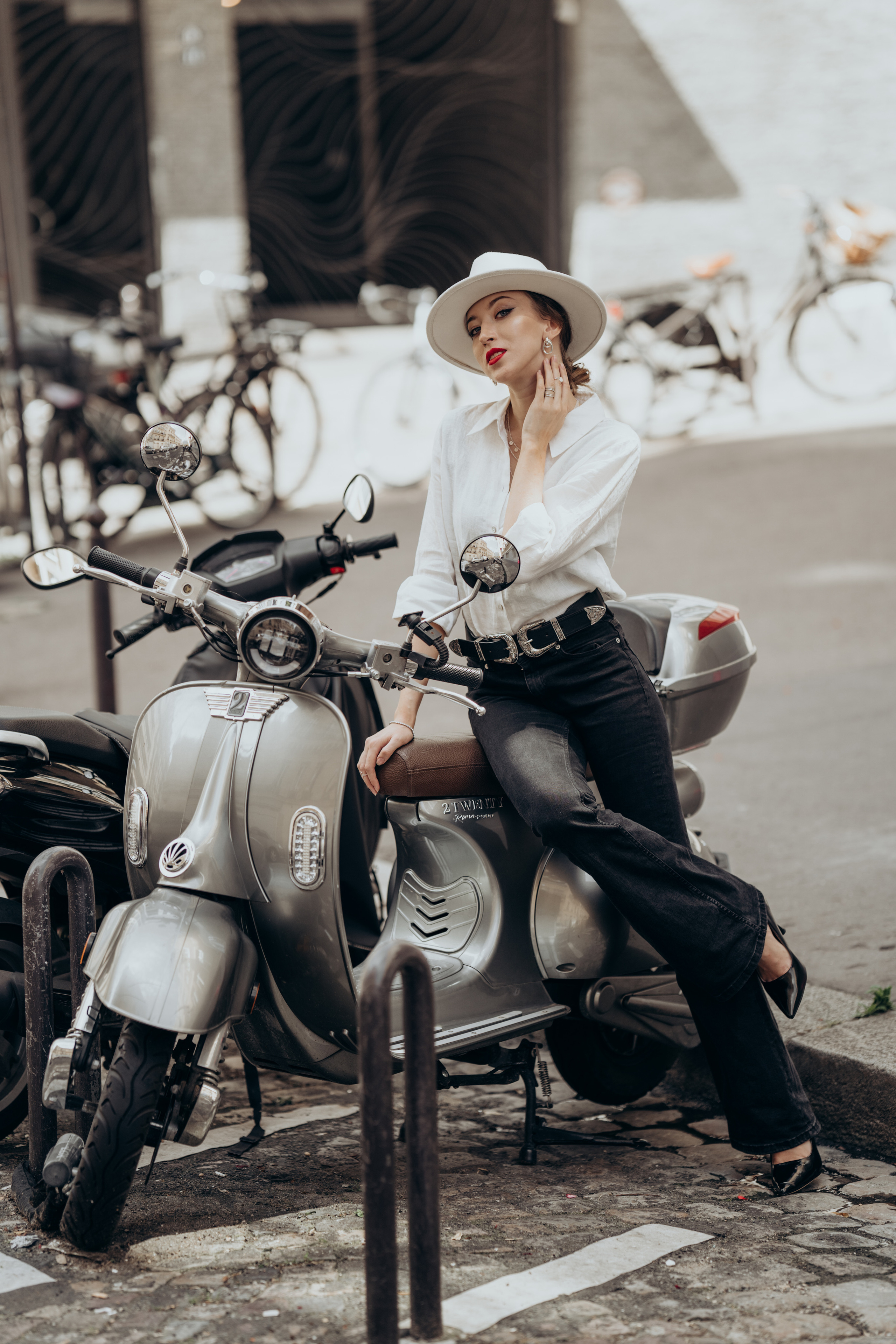 Photo shoot on the streets of Paris. Professional photographer in Paris — Shybitska Iryna