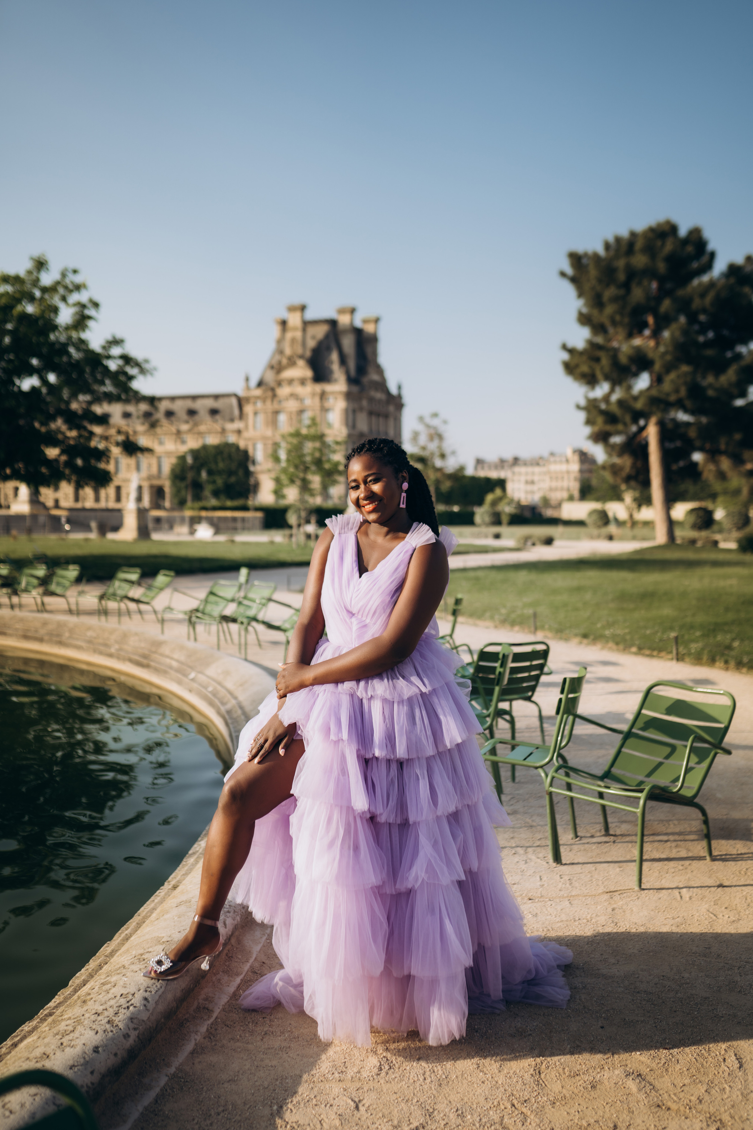 Family photo session in Paris — Louvre — Eiffel Tower. Professional photographer in Paris — Shybitska Iryna