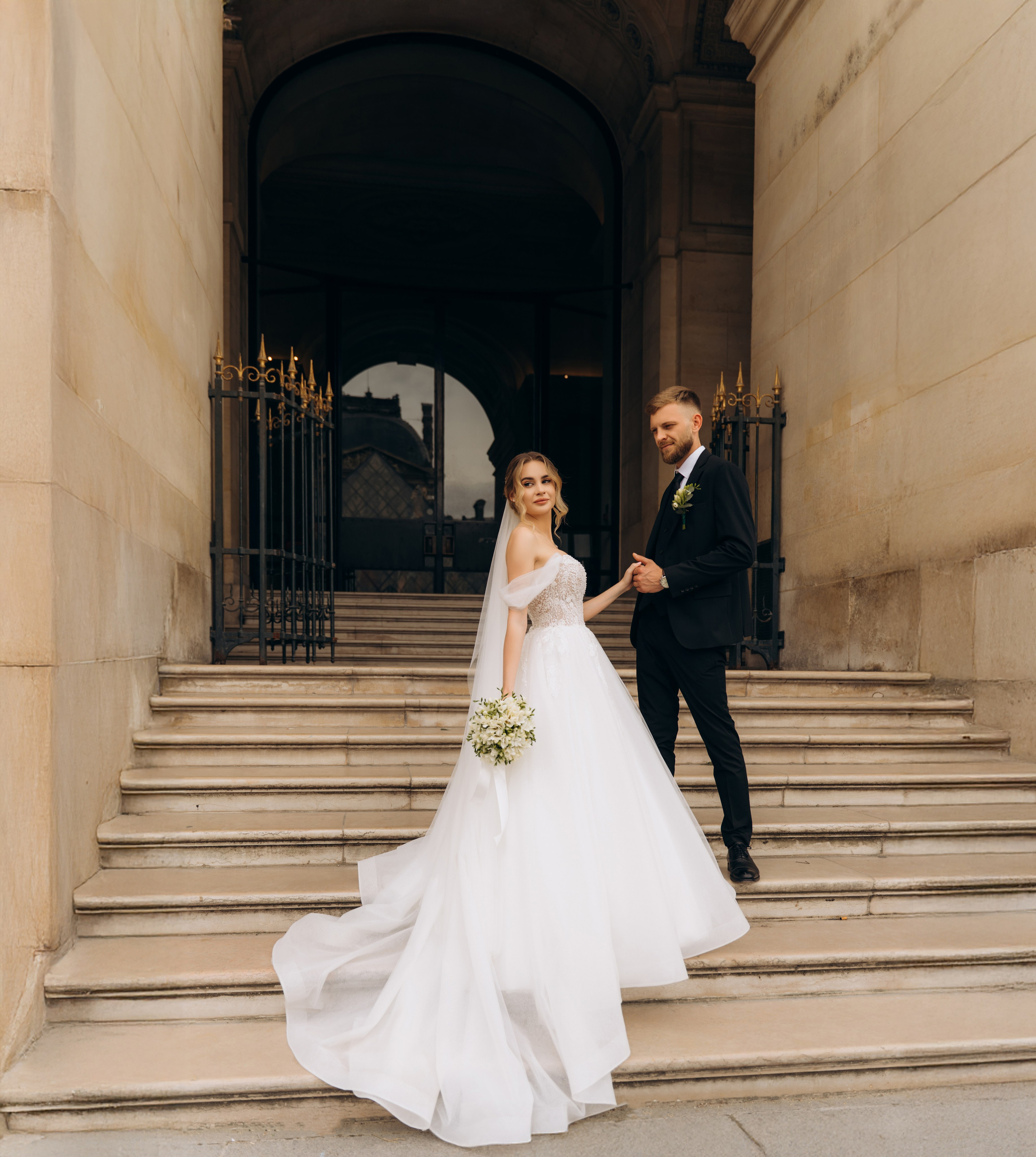 Wedding Day in Paris and Reception. Professional photographer in Paris — Shybitska Iryna