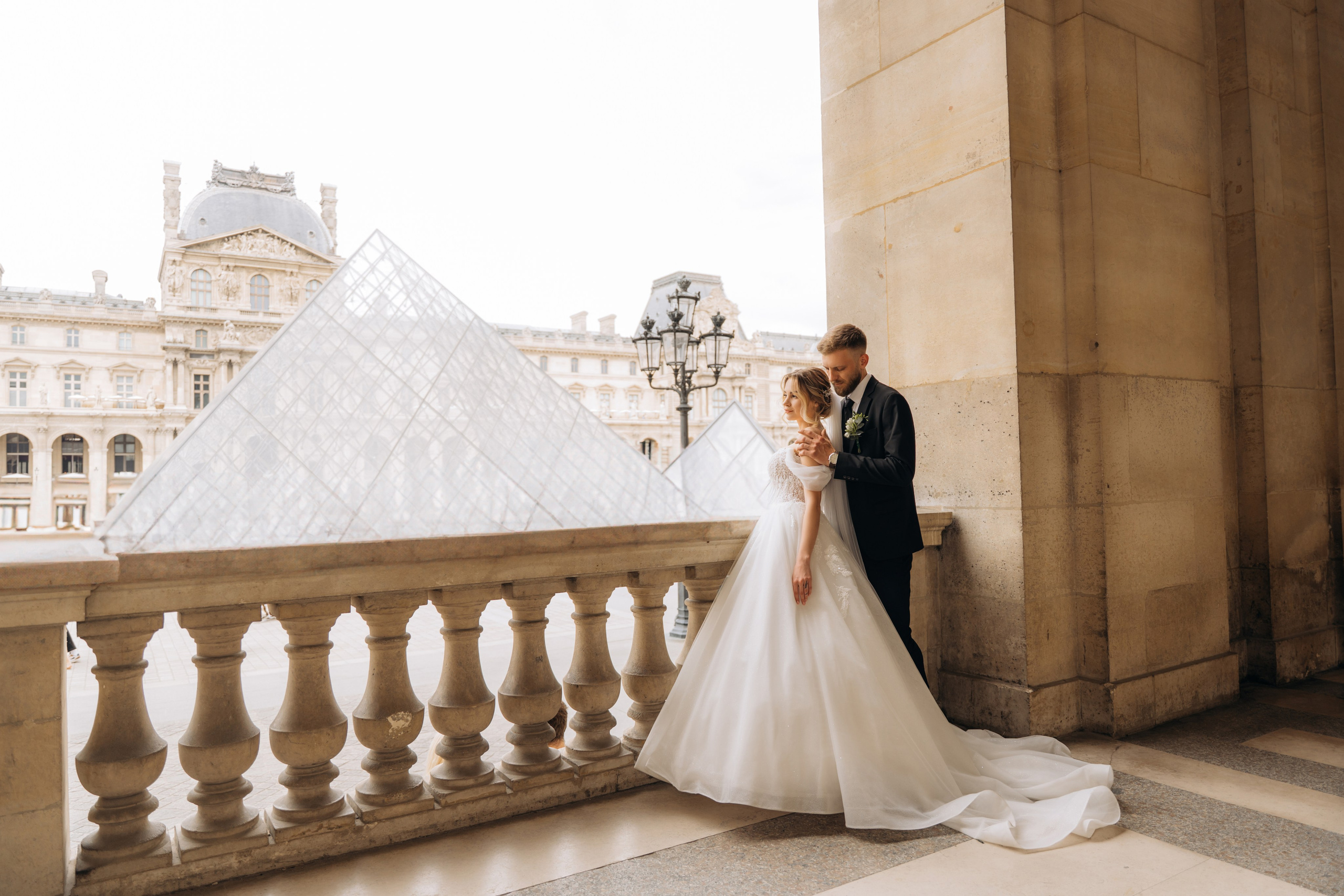 Wedding Day in Paris and Reception. Professional photographer in Paris — Shybitska Iryna