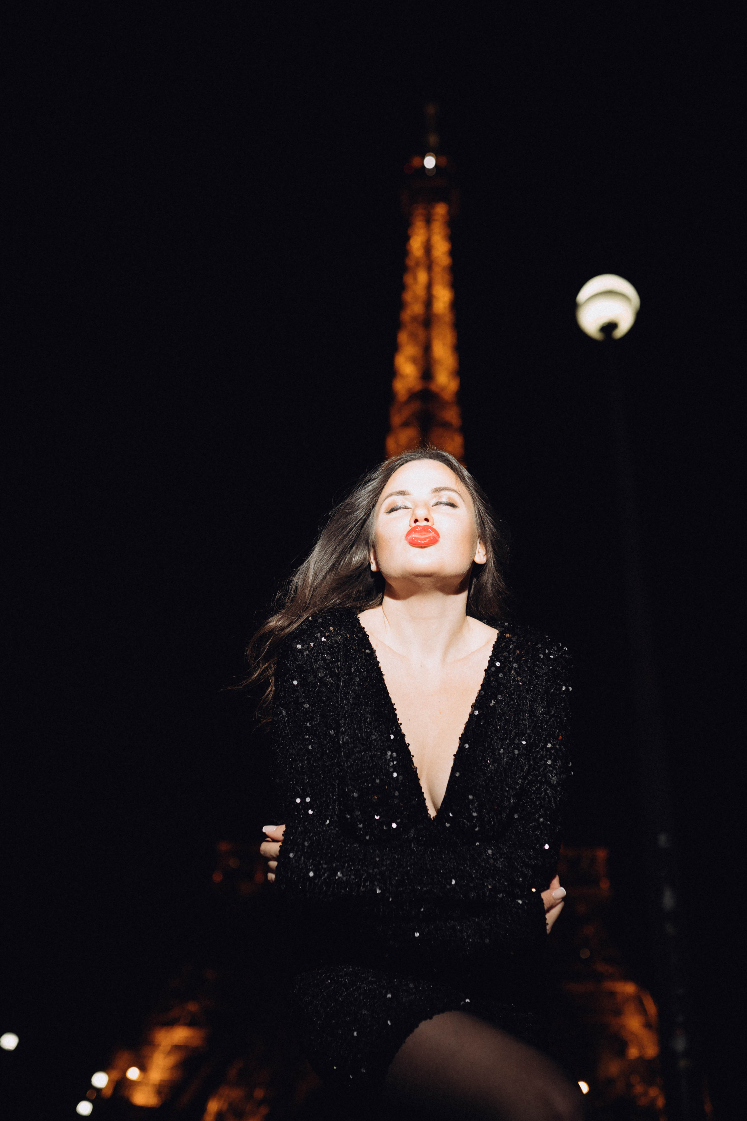 Night photo session in Paris. Professional photographer in Paris — Shybitska Iryna