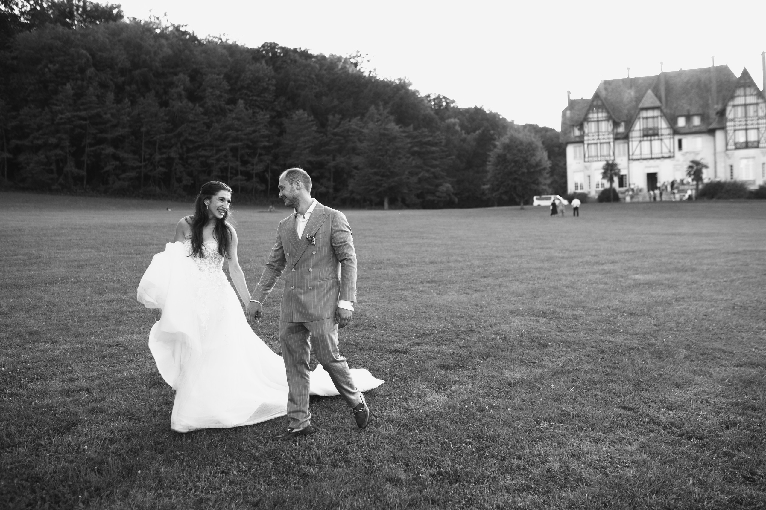 Свадебная фотосессия во французском замке. Professional photographer in Paris — Shybitska Iryna