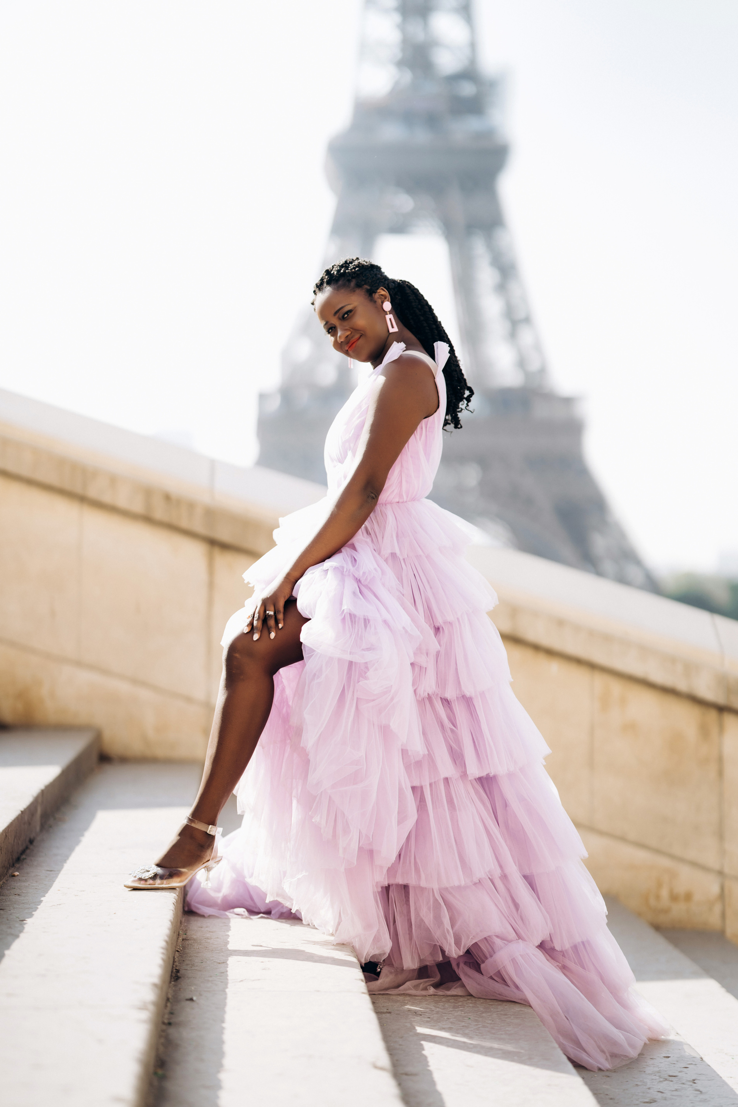 Family photo session in Paris — Louvre — Eiffel Tower. Professional photographer in Paris — Shybitska Iryna