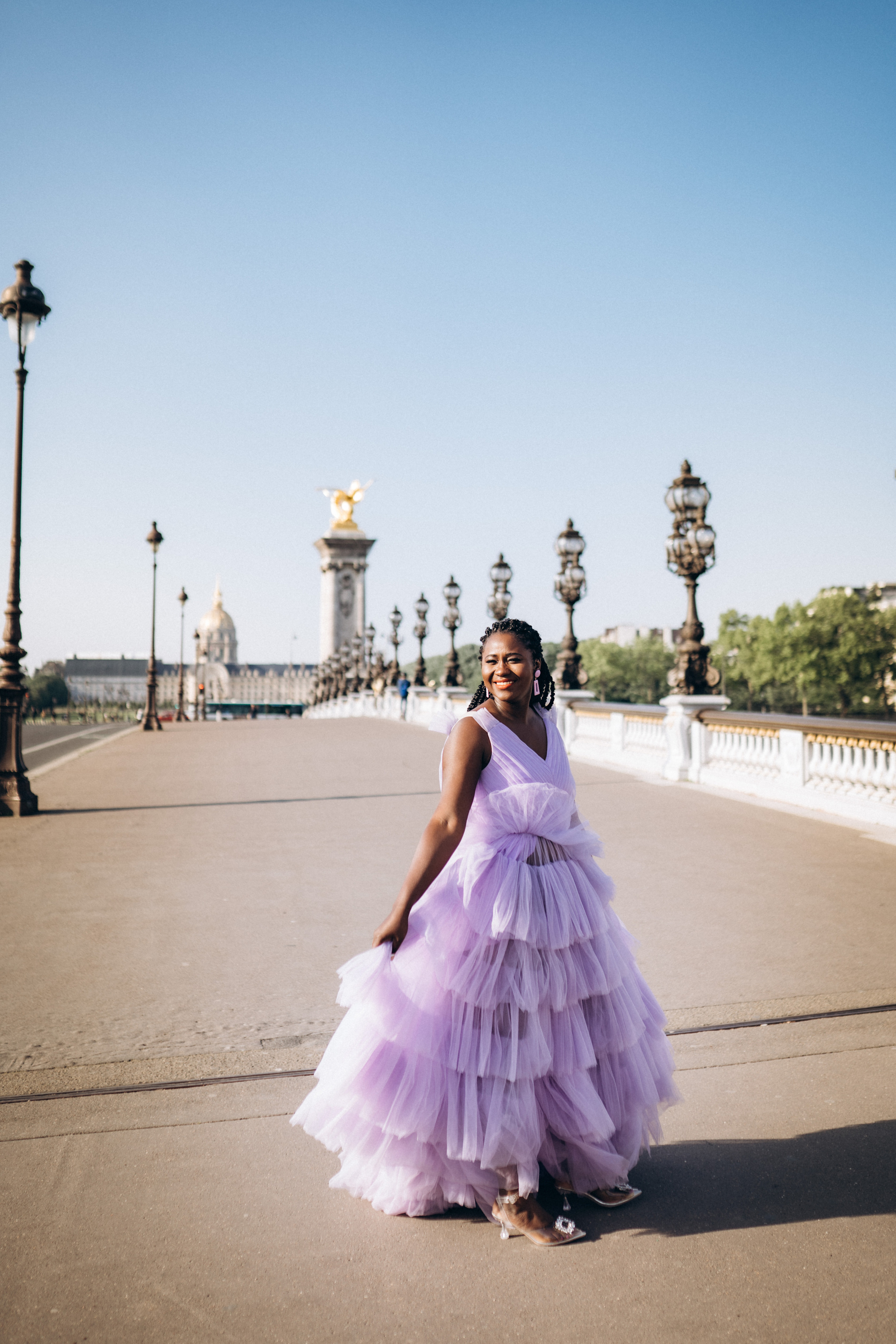 Family photo session in Paris — Louvre — Eiffel Tower. Professional photographer in Paris — Shybitska Iryna