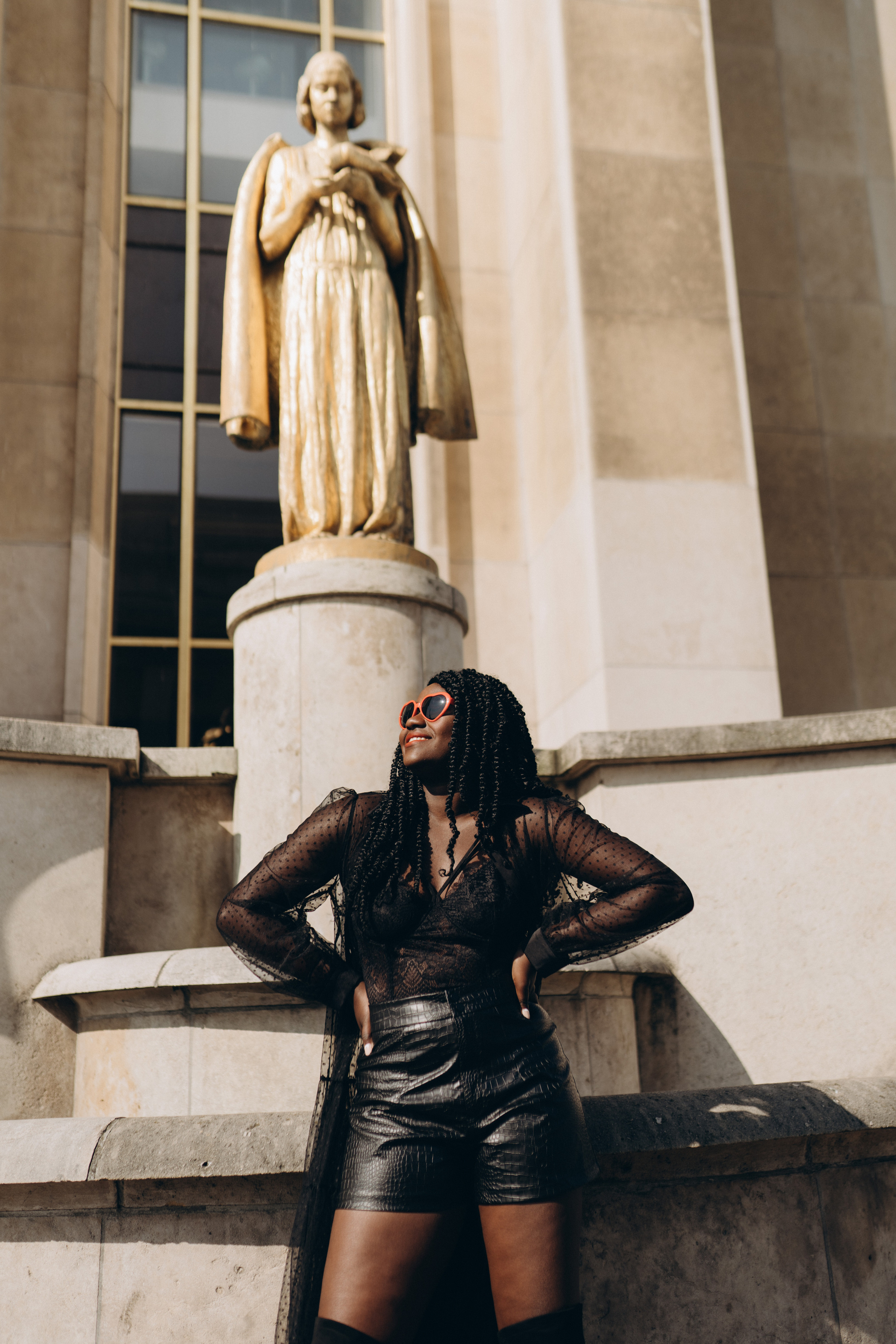 Family photo session in Paris — Louvre — Eiffel Tower. Professional photographer in Paris — Shybitska Iryna