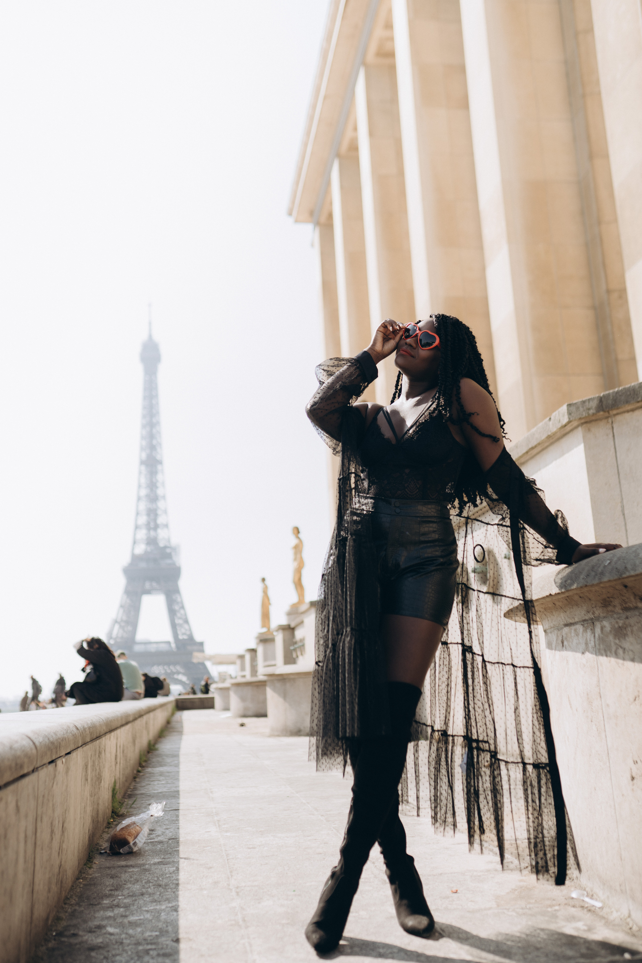 Family photo session in Paris — Louvre — Eiffel Tower. Professional photographer in Paris — Shybitska Iryna