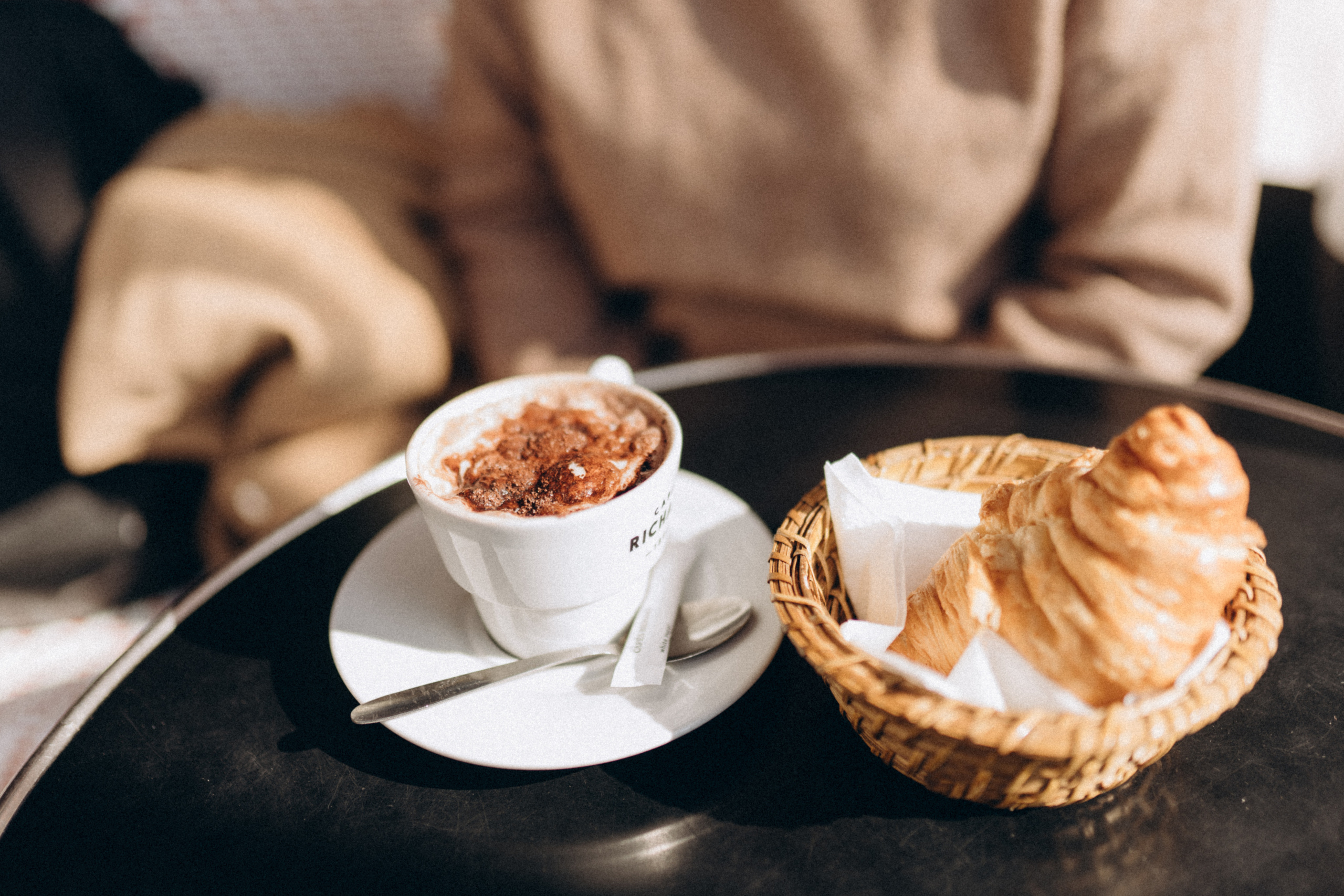 Photo tour of Paris — Photoshoot lasts 4 hours. Professional photographer in Paris — Shybitska Iryna