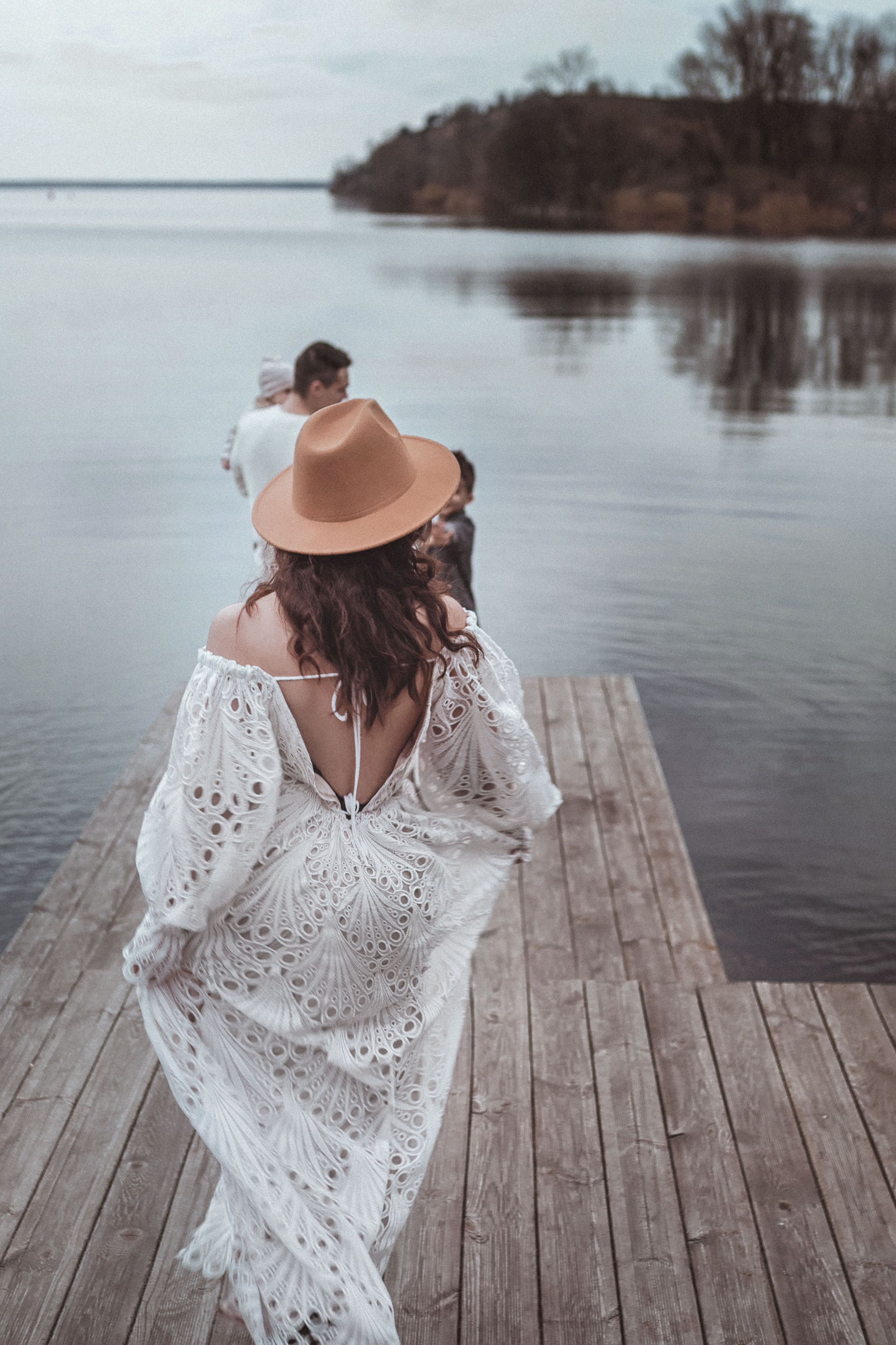 У озера. Professional photographer in Paris — Shybitska Iryna