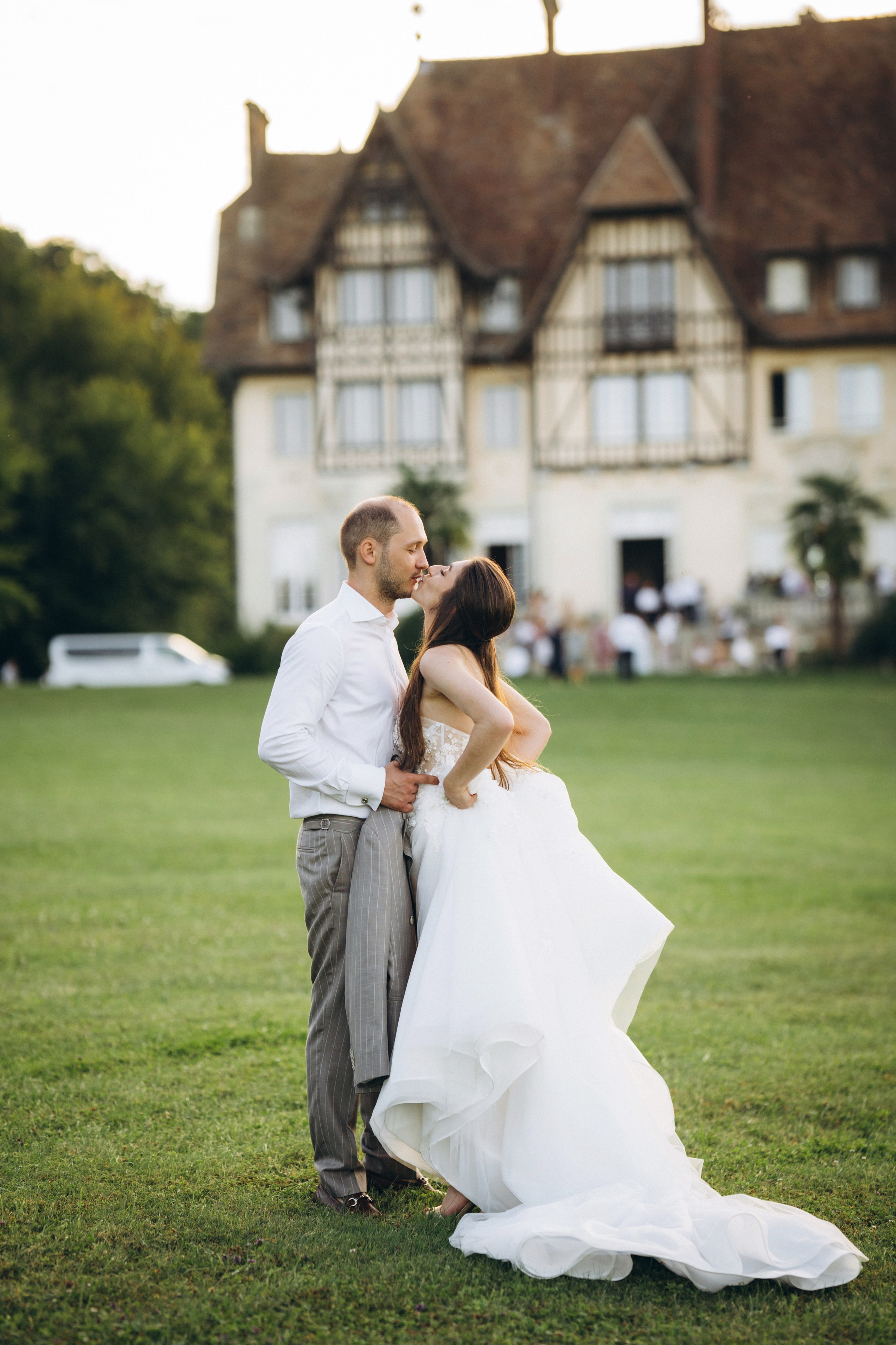 Свадебная фотосессия во французском замке. Professional photographer in Paris — Shybitska Iryna