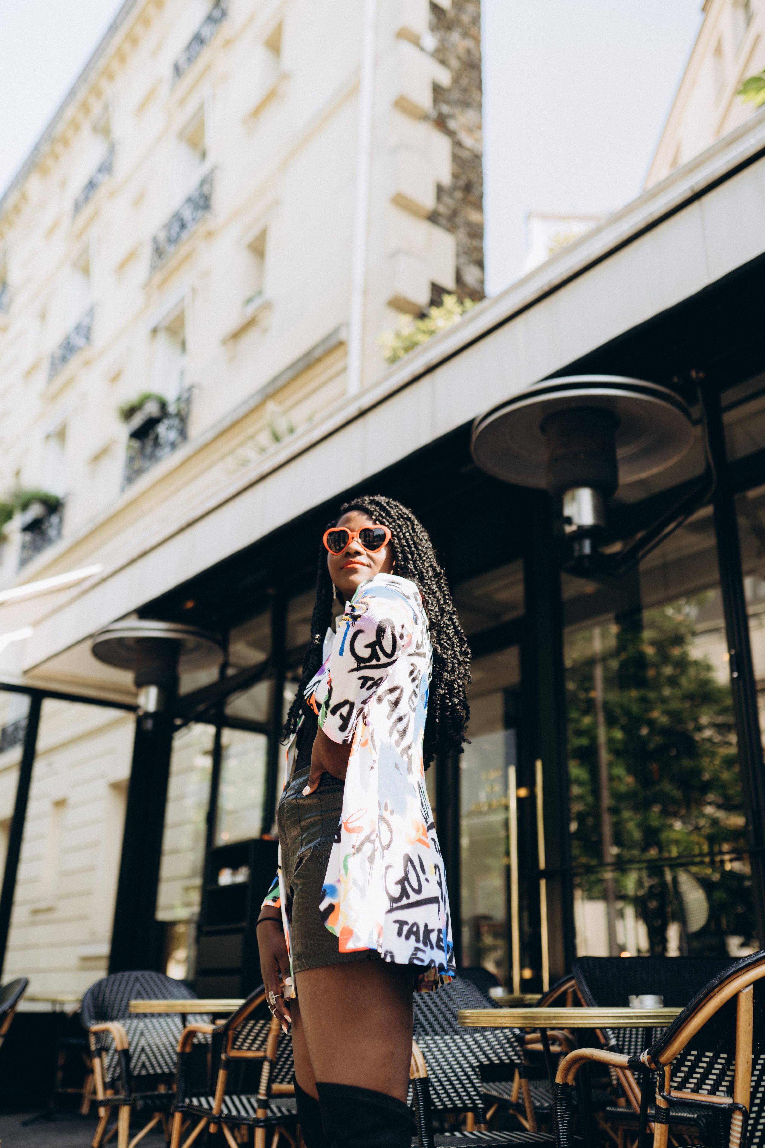 Family photo session in Paris — Louvre — Eiffel Tower. Professional photographer in Paris — Shybitska Iryna