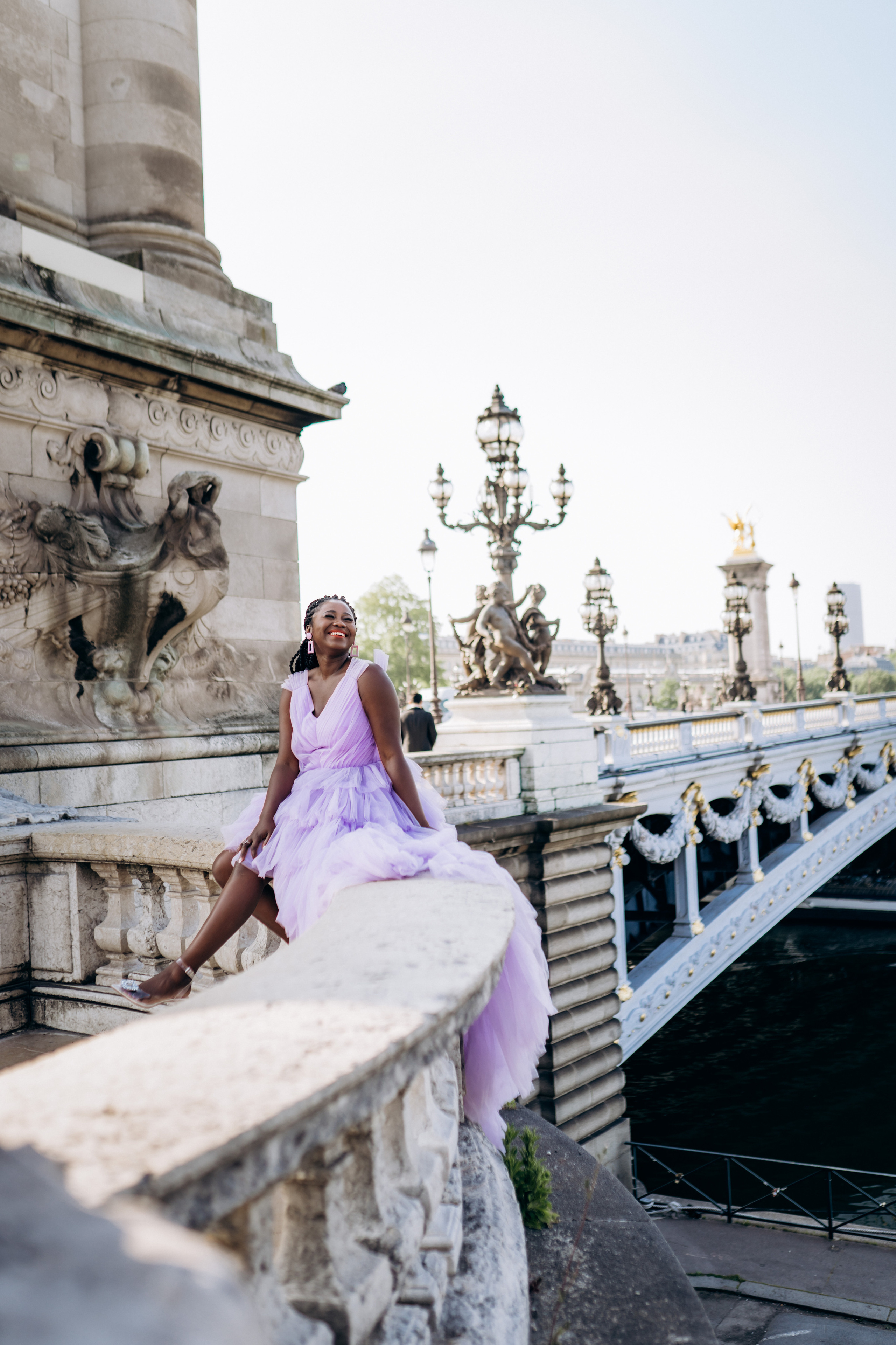 Family photo session in Paris — Louvre — Eiffel Tower. Professional photographer in Paris — Shybitska Iryna