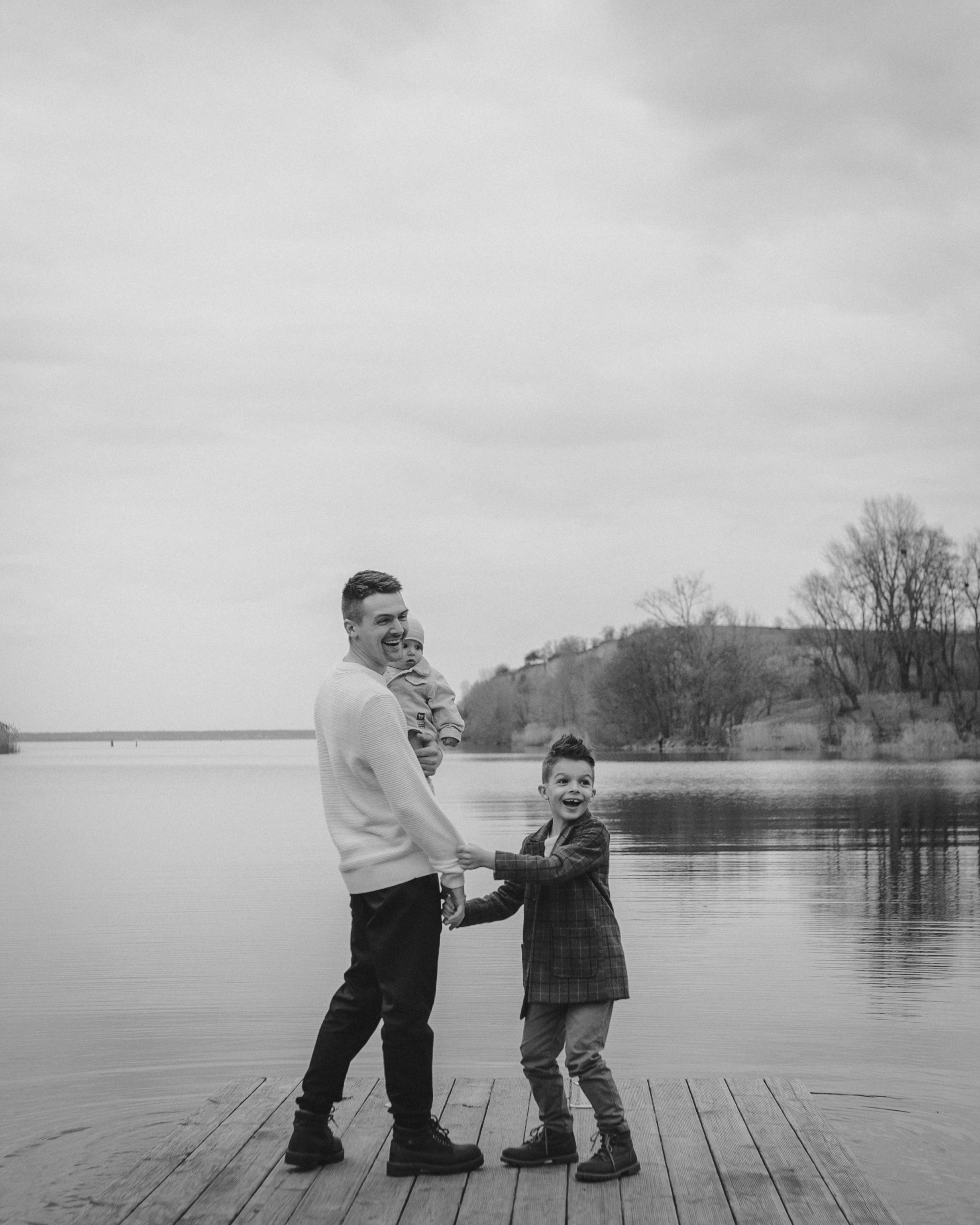 У озера. Professional photographer in Paris — Shybitska Iryna