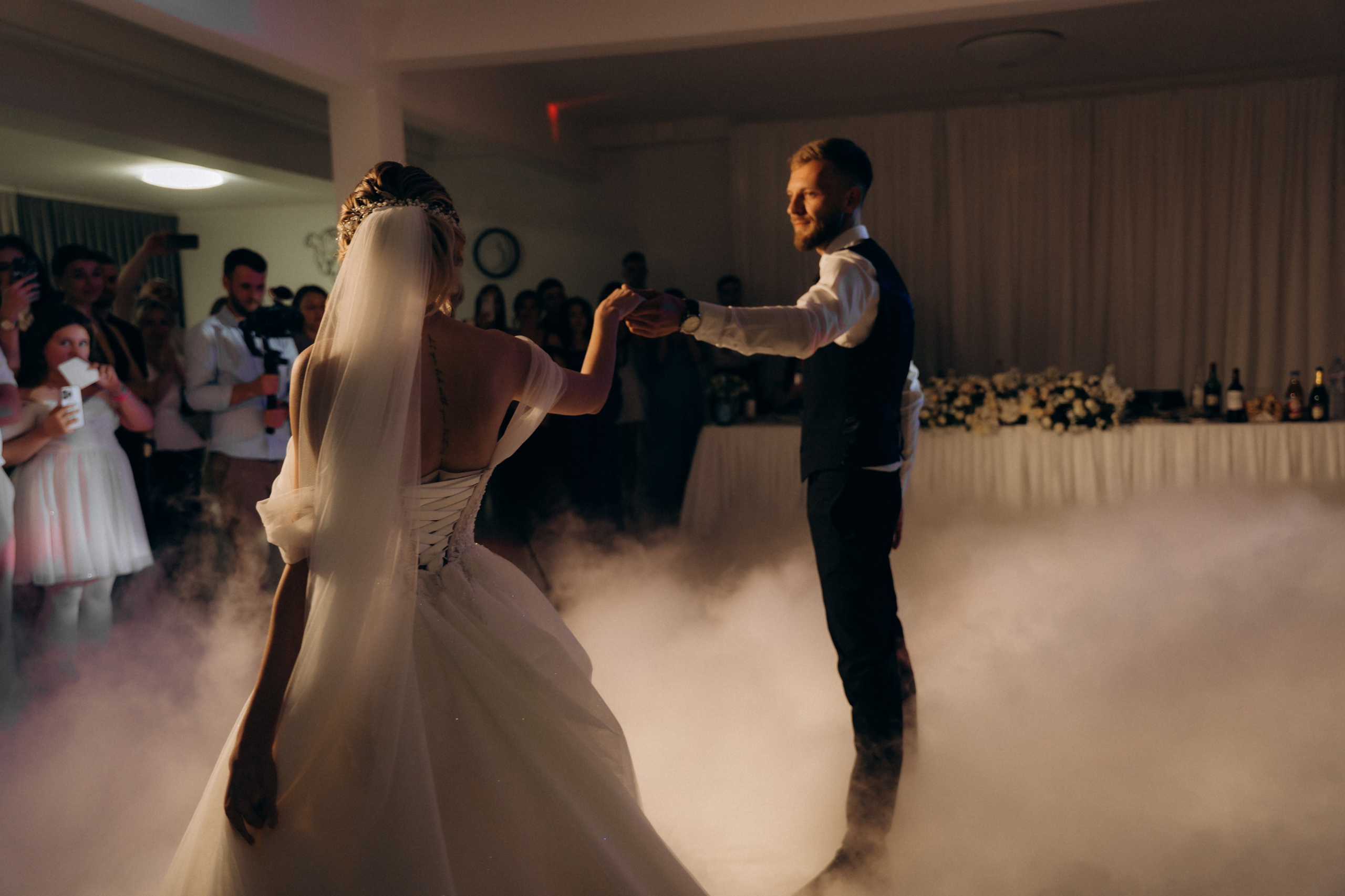 Wedding Day in Paris and Reception. Professional photographer in Paris — Shybitska Iryna