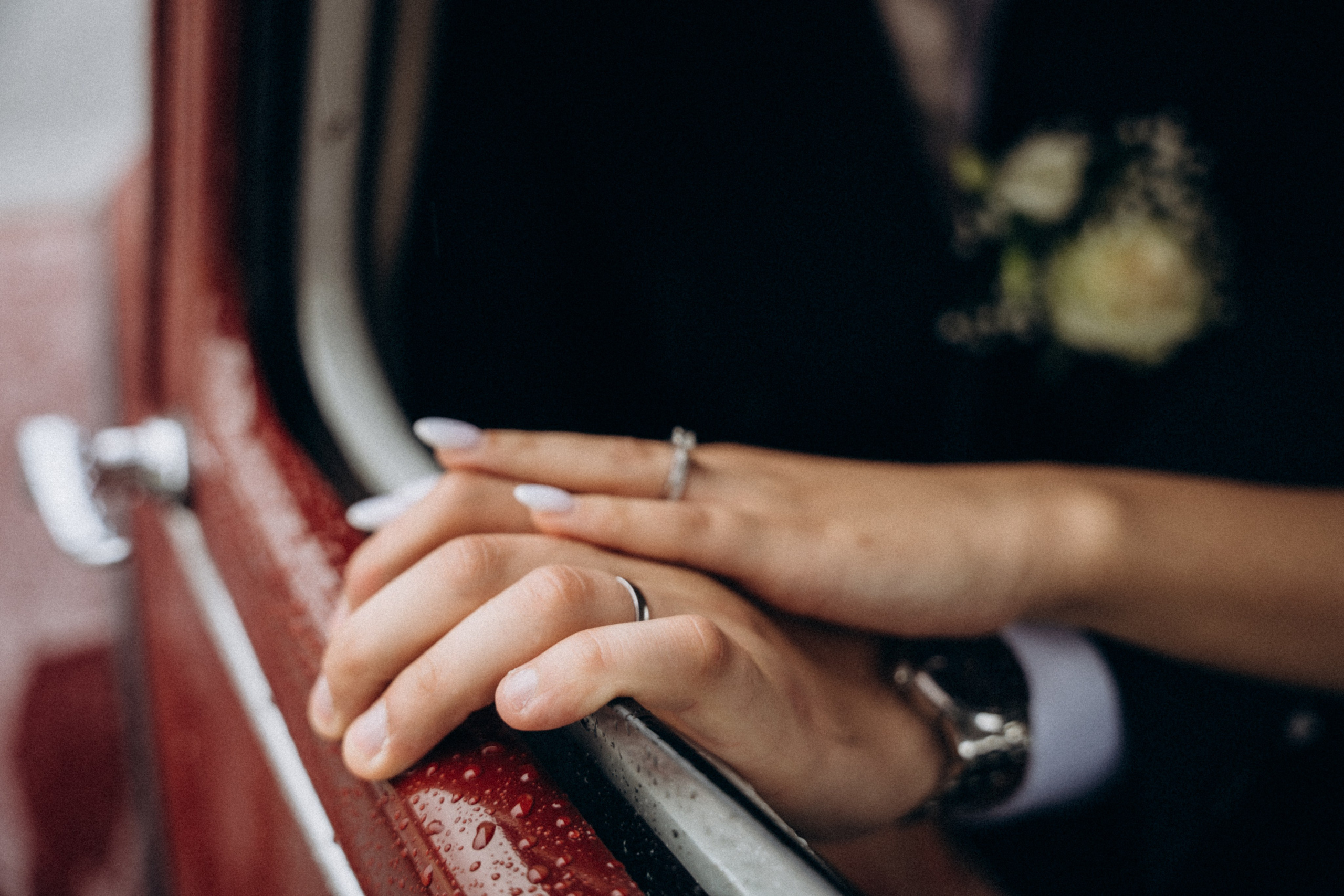 Wedding photo shoot in France_Cabriolet_Paris. Professional photographer in Paris — Shybitska Iryna