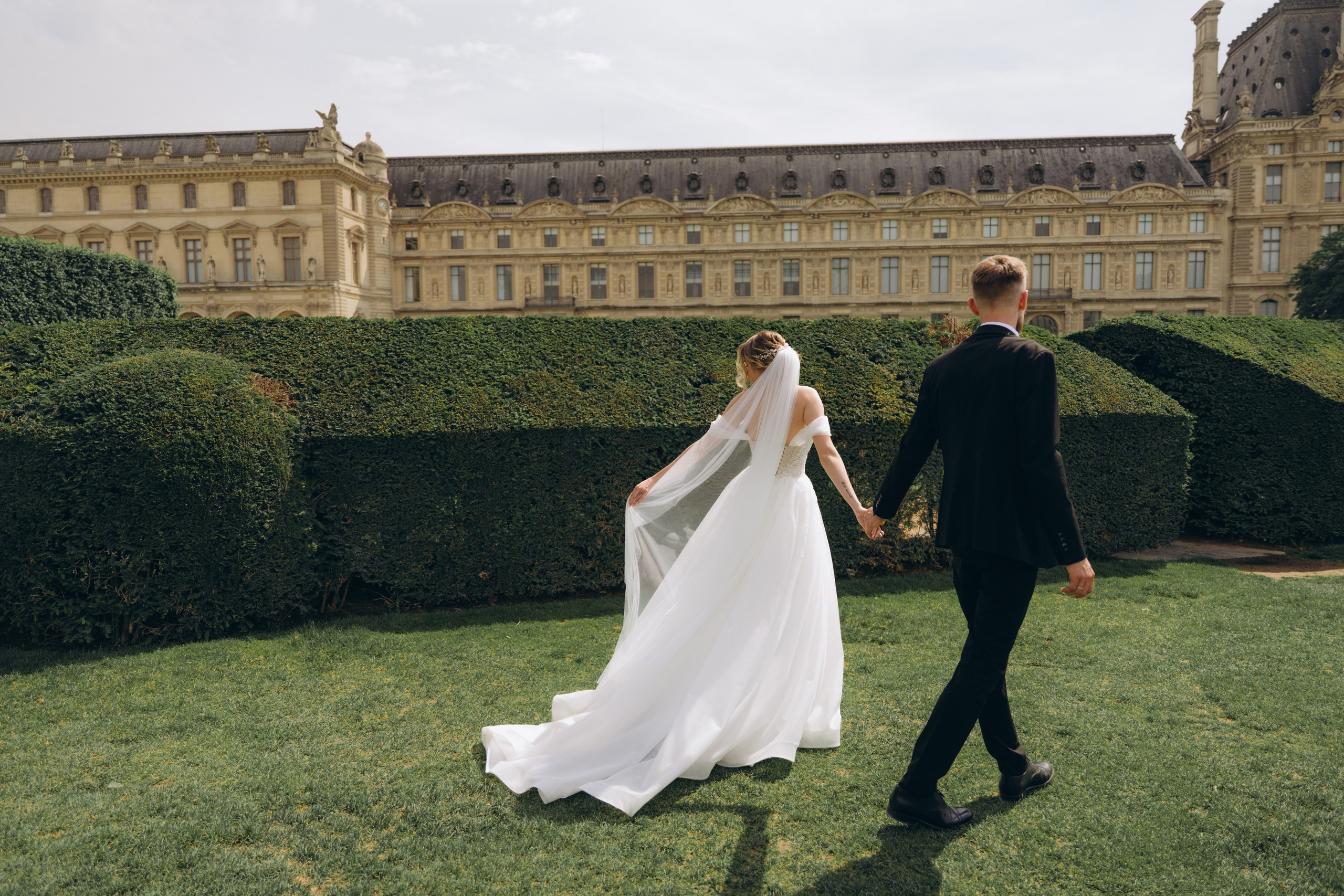 Wedding Day in Paris and Reception. Professional photographer in Paris — Shybitska Iryna