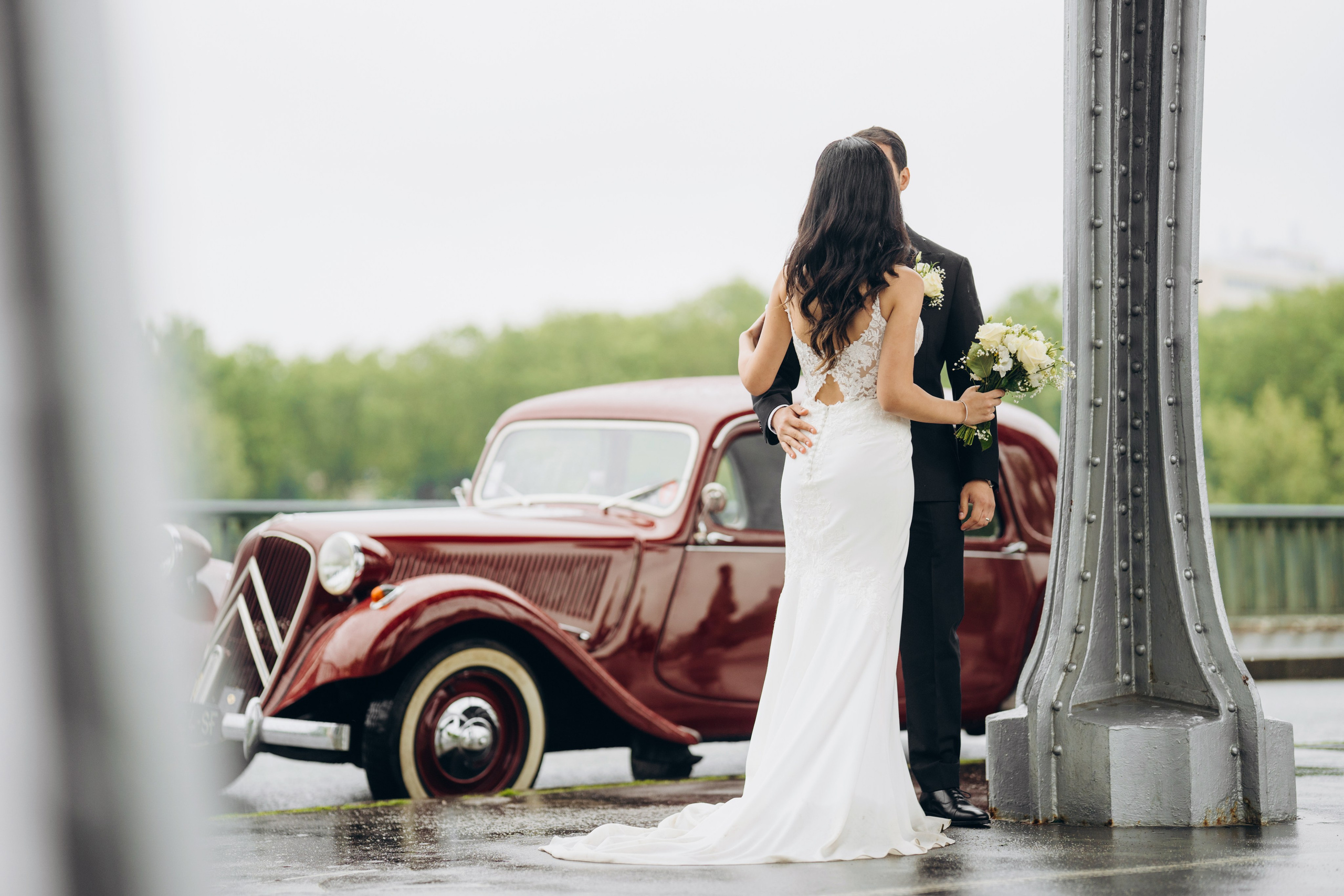 Wedding photo shoot in France_Cabriolet_Paris. Professional photographer in Paris — Shybitska Iryna
