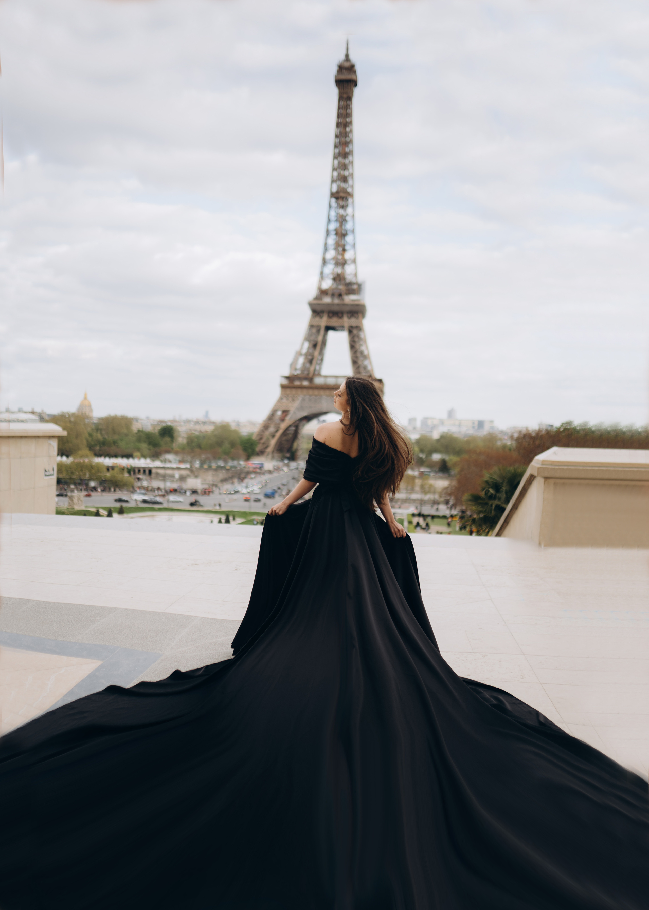 Eiffel Tower — Photo shoot. Professional photographer in Paris — Shybitska Iryna