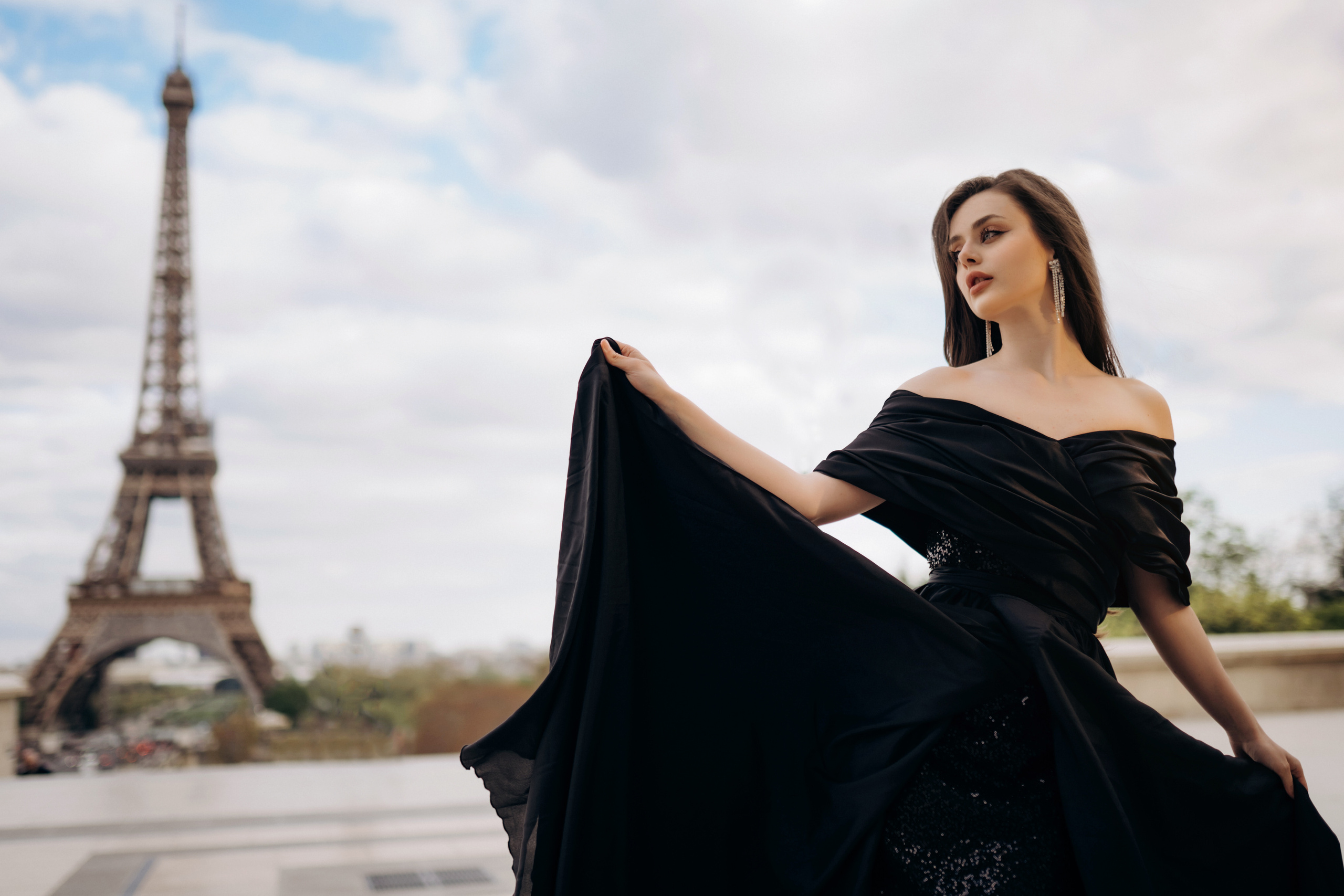 Eiffel Tower — Photo shoot. Professional photographer in Paris — Shybitska Iryna