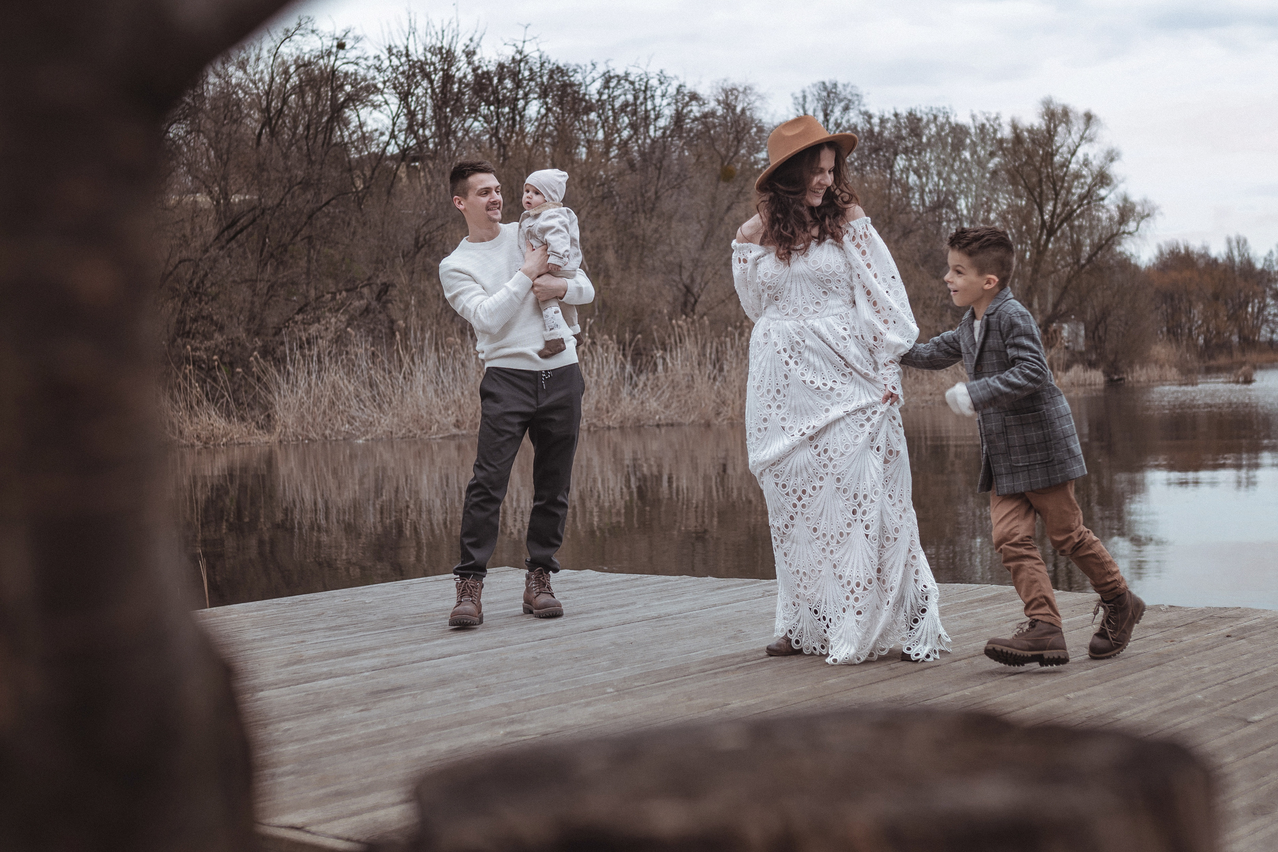 У озера. Professional photographer in Paris — Shybitska Iryna