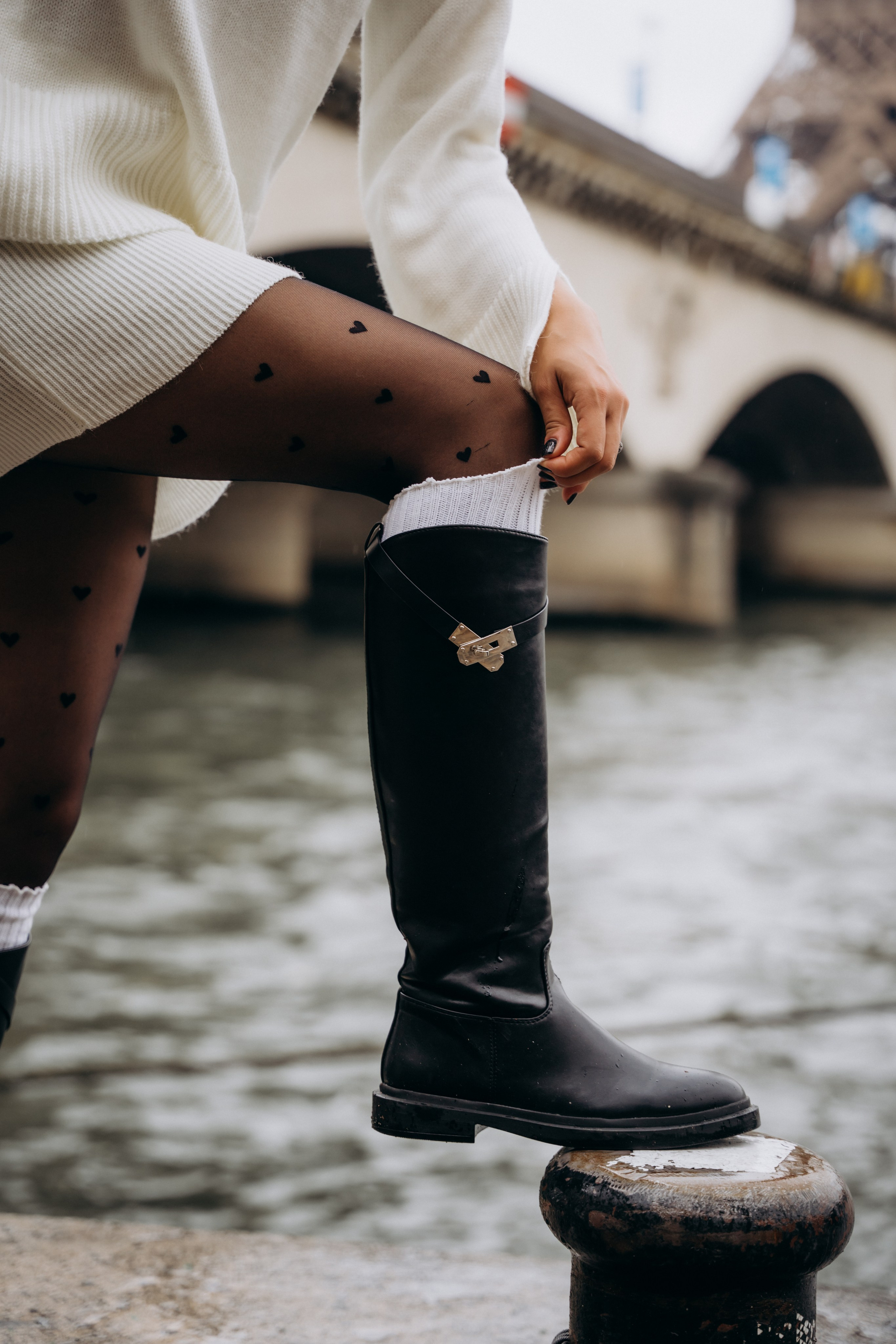 Photo shoot in Paris on a rainy day. Professional photographer in Paris — Shybitska Iryna