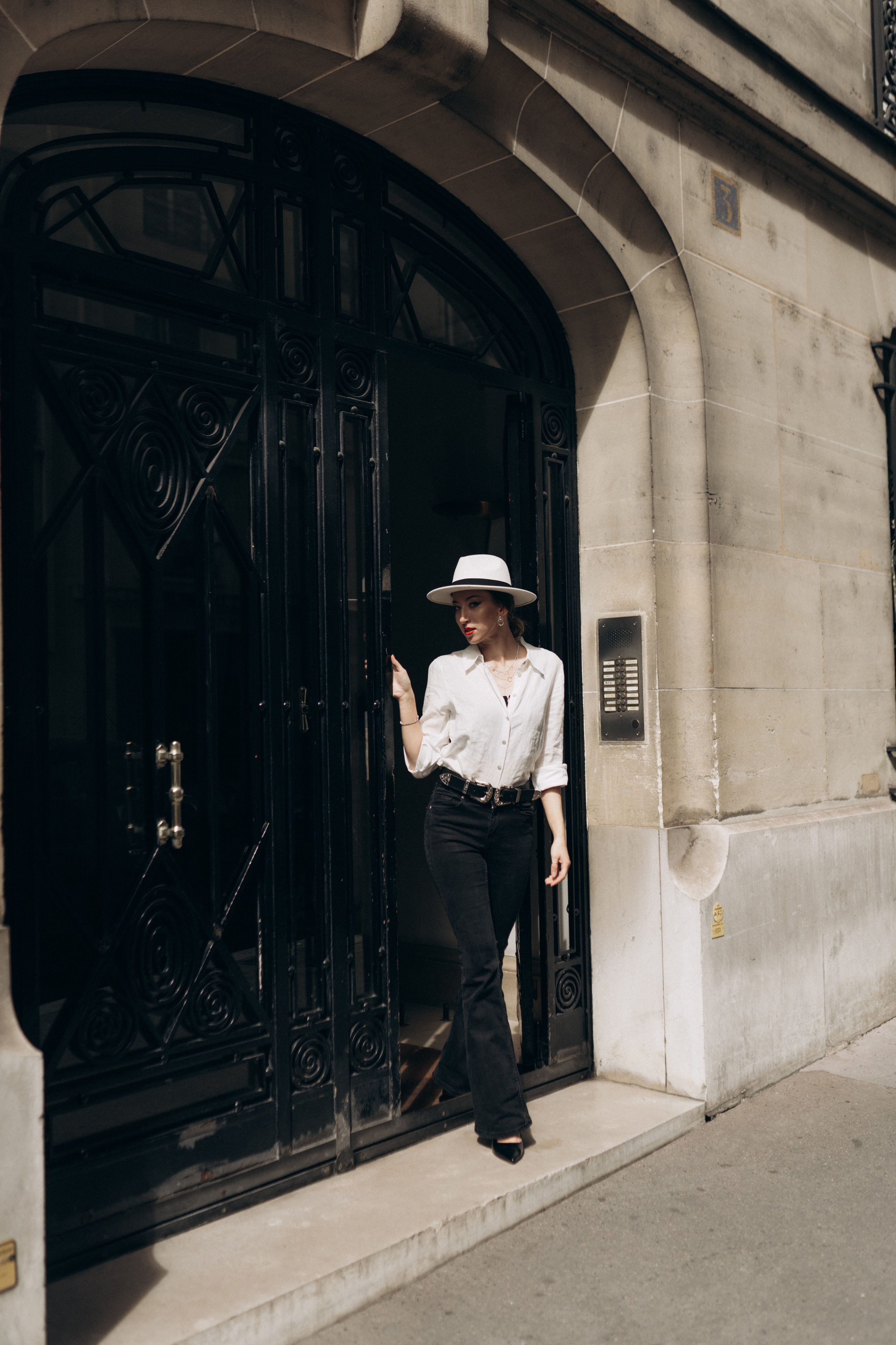 Photo shoot on the streets of Paris. Professional photographer in Paris — Shybitska Iryna